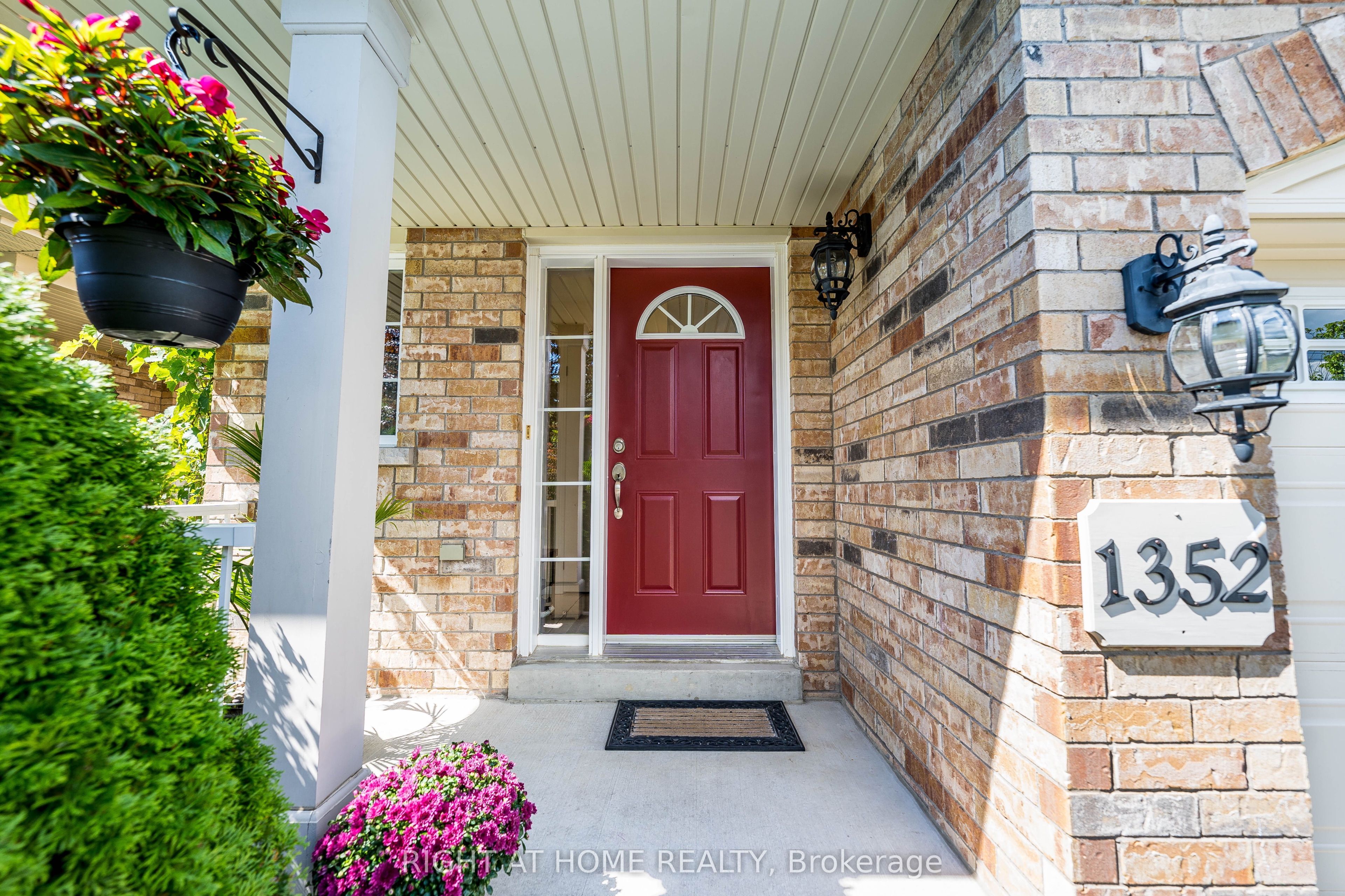 1352 Wadebridge Crescent