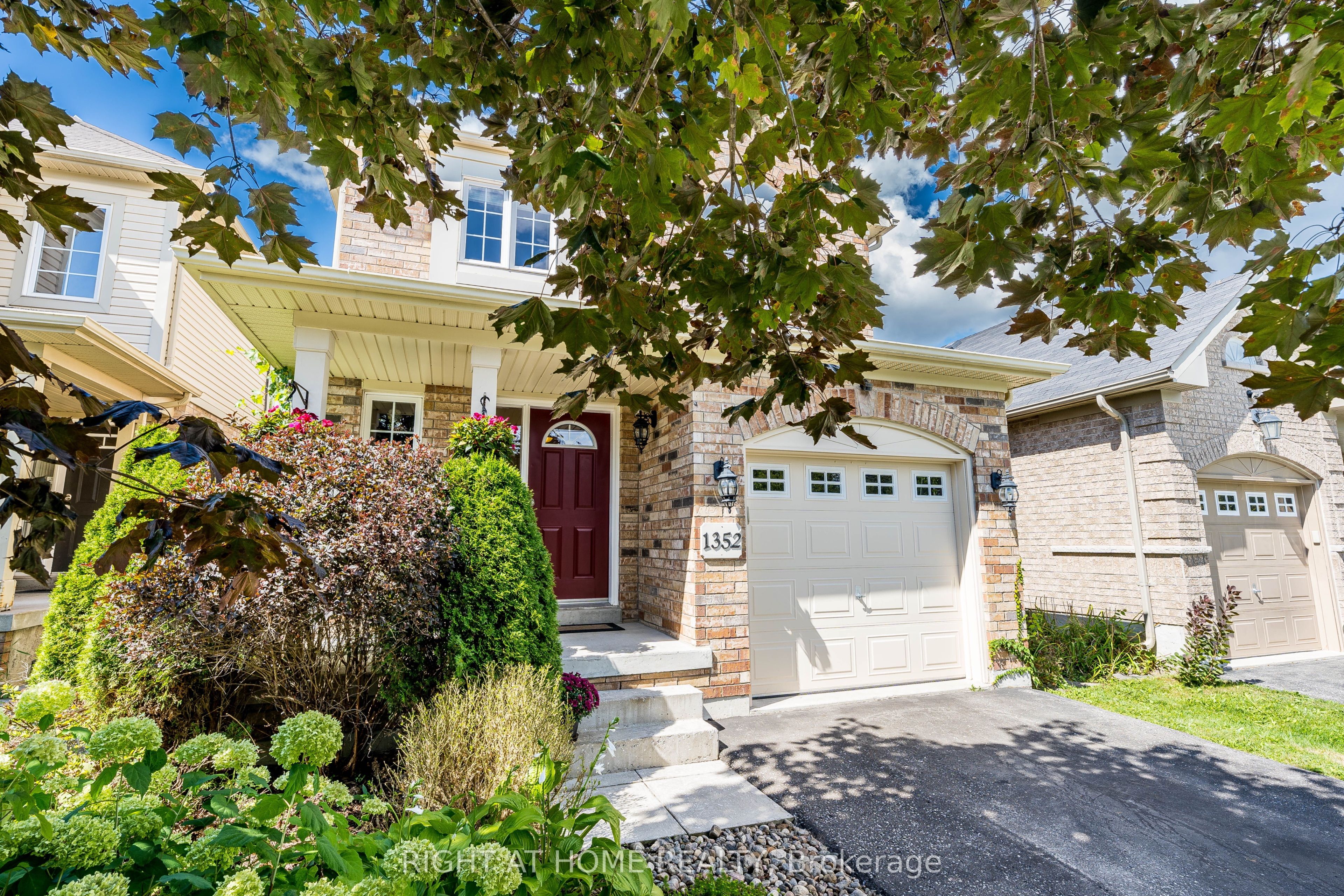 1352 Wadebridge Crescent