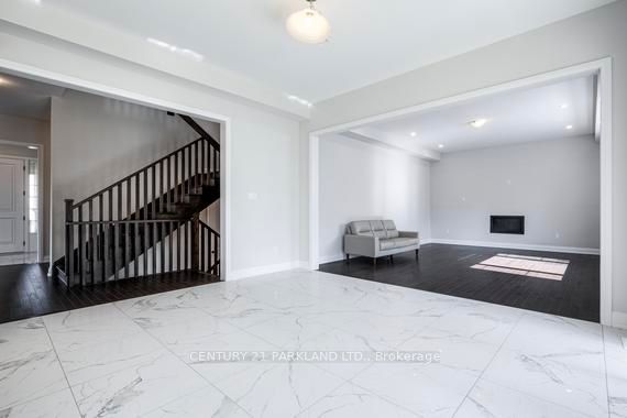 6 Dennis Reed Court