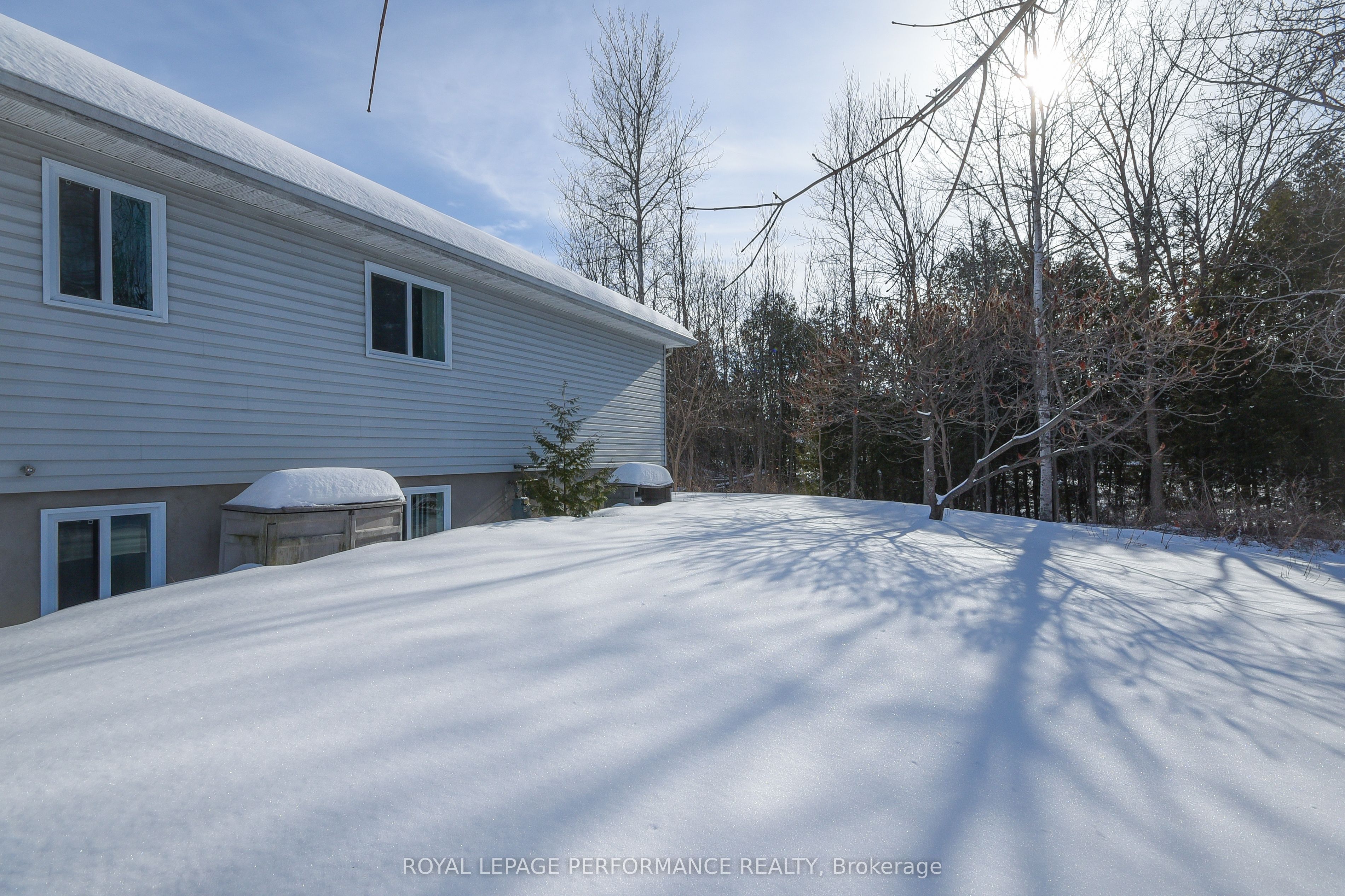 35, 35A and 37 Cloverloft Court