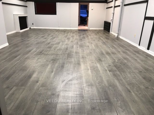 148-156 Simcoe Street S