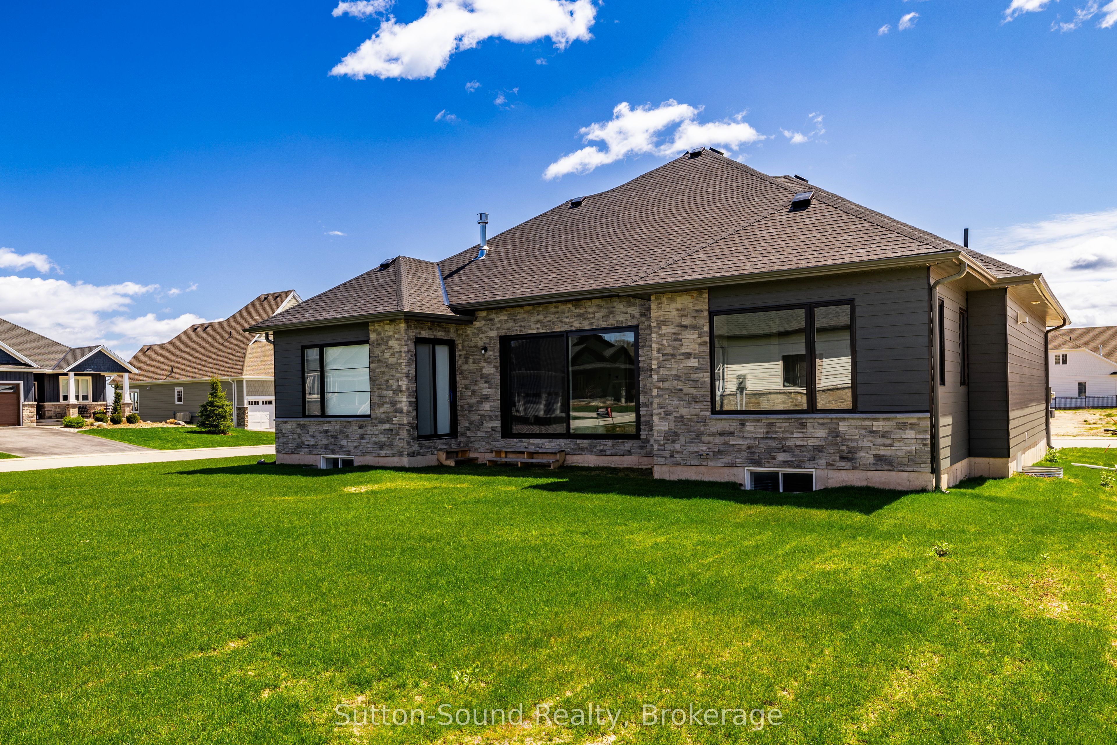 116 Laurens Lane