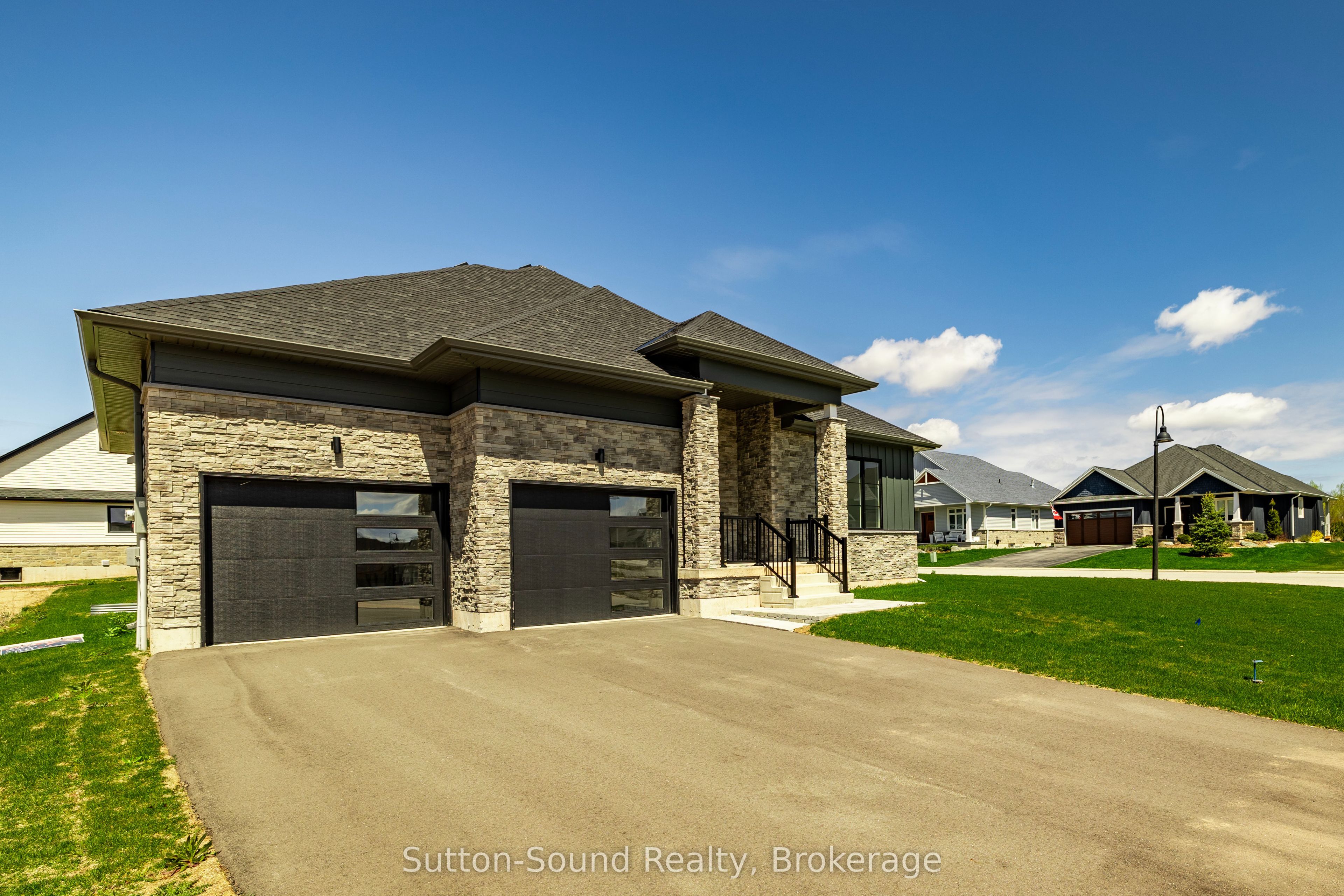 116 Laurens Lane