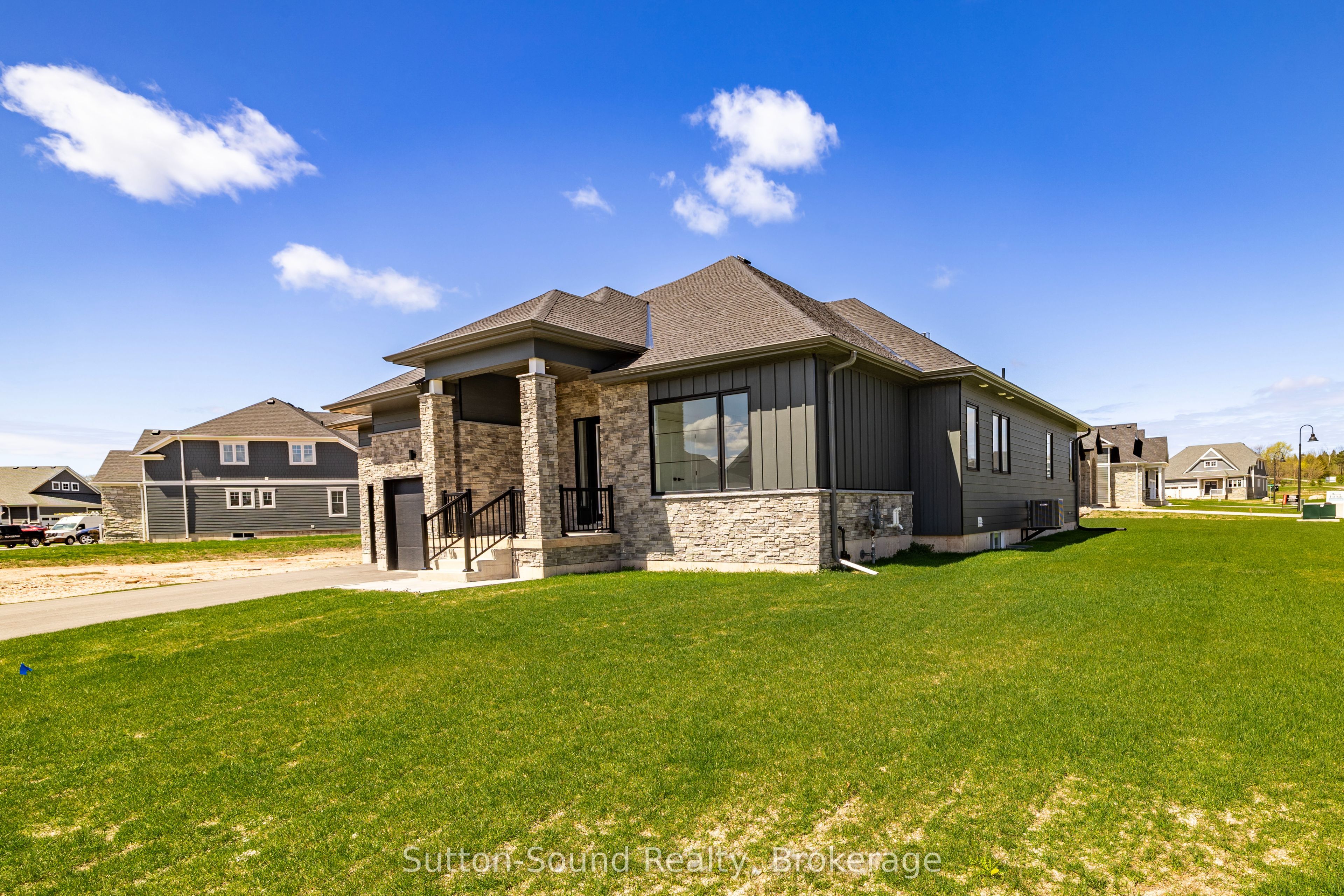 116 Laurens Lane