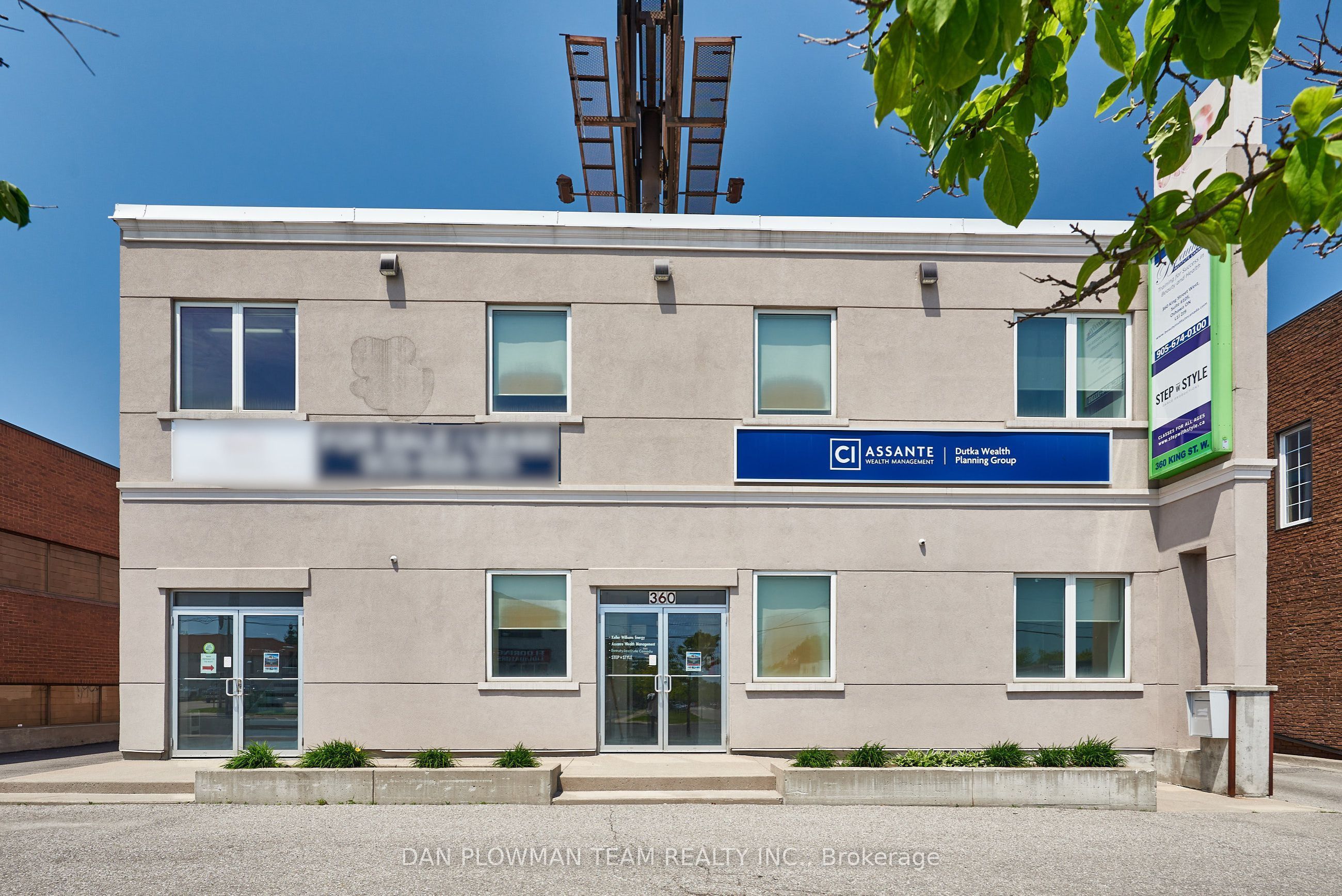 360 King Street W