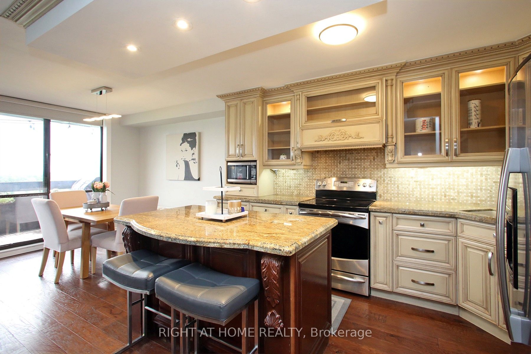 11 Wincott Drive 1508