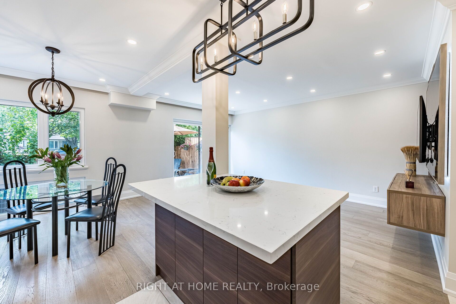 1200 Gripsholm Road #5