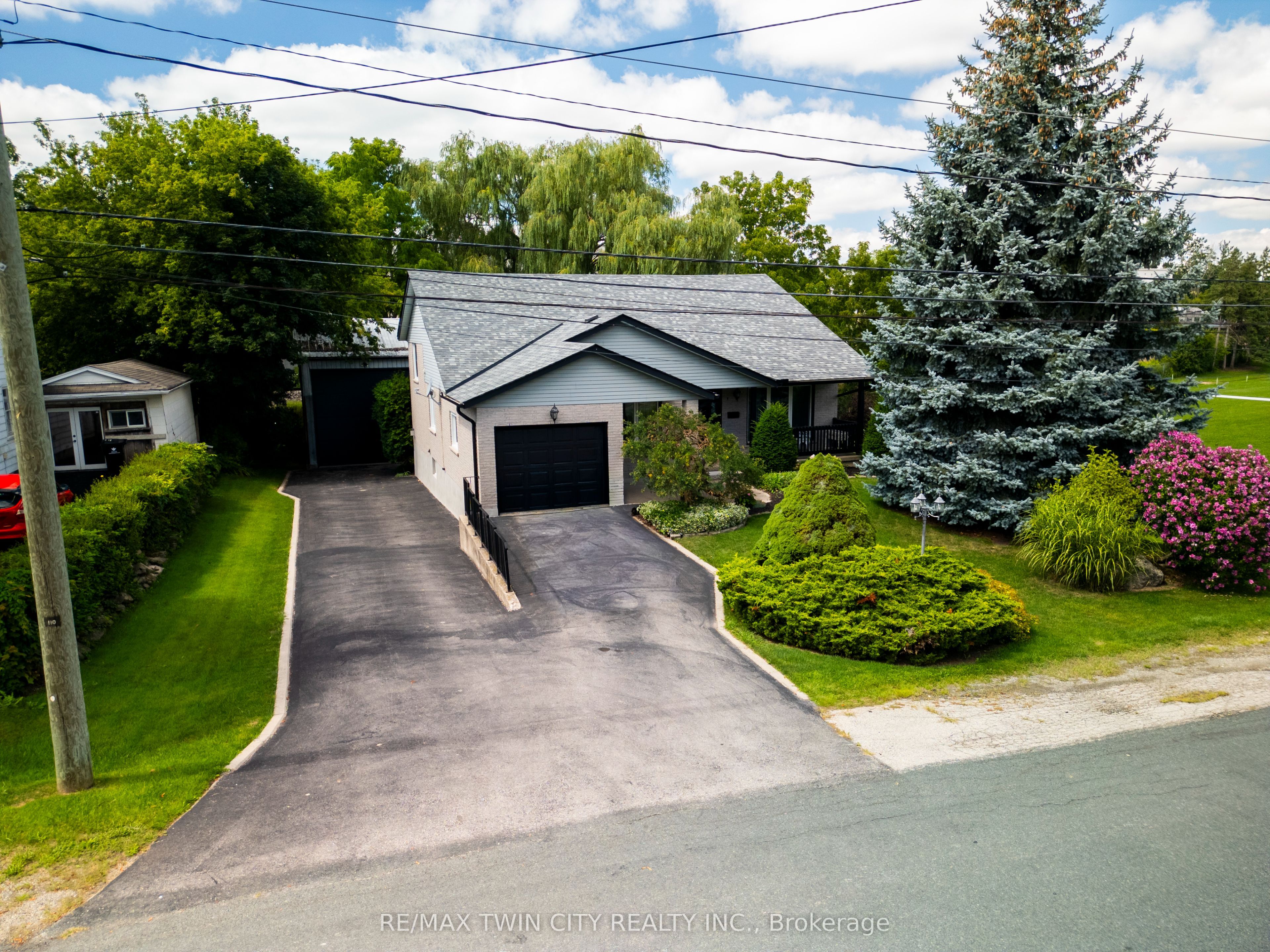 108 Queensway Drive