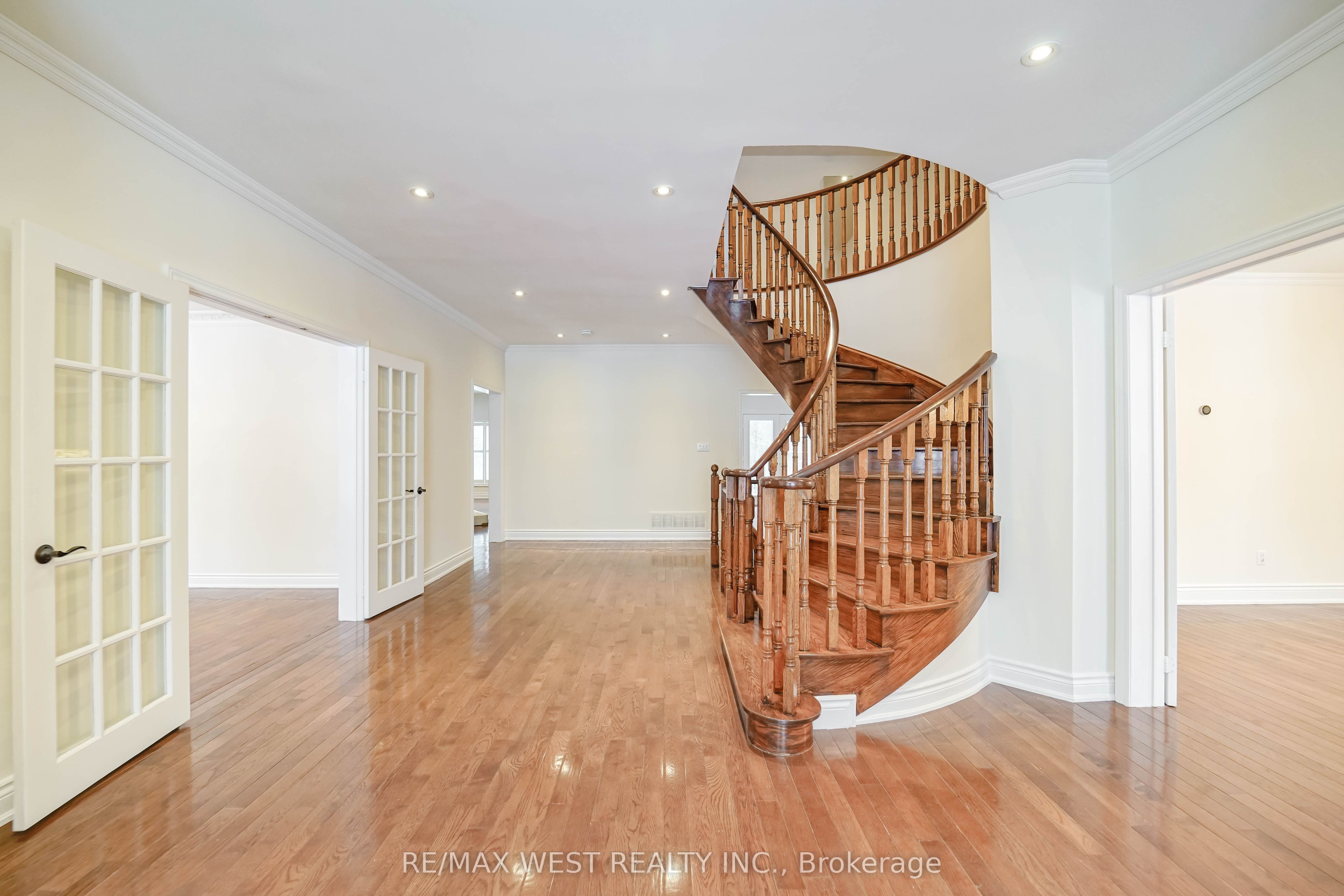 81 Woodview Drive
