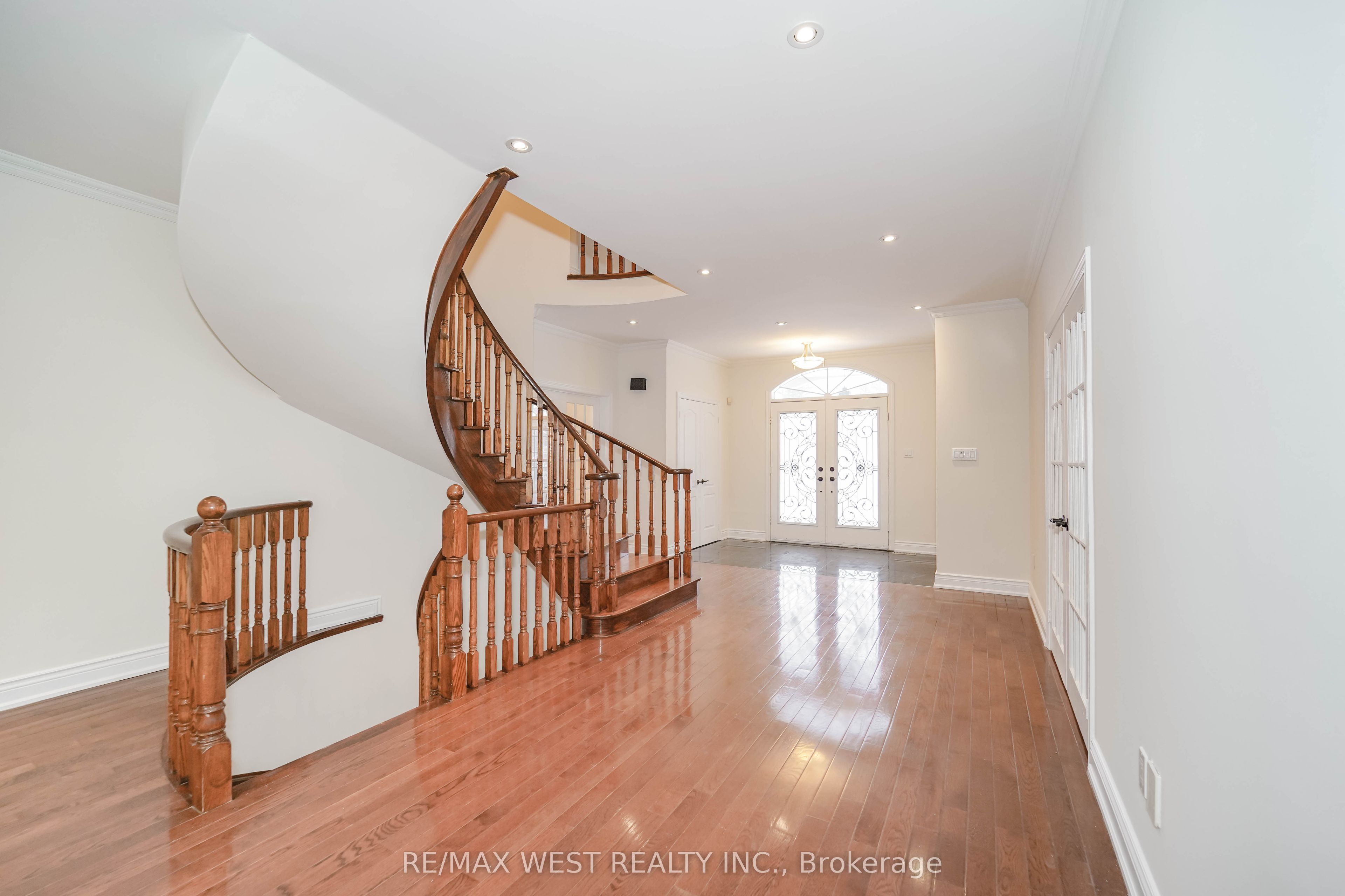 81 Woodview Drive