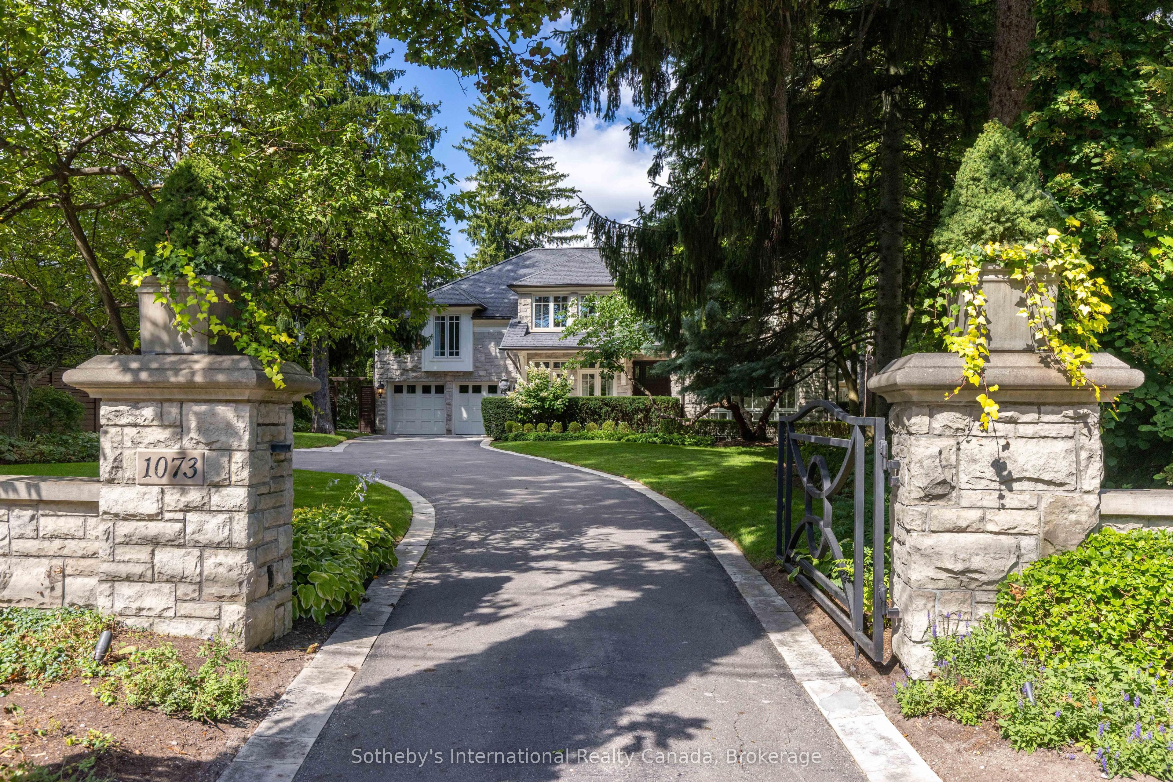 1073 Lakeshore Road E