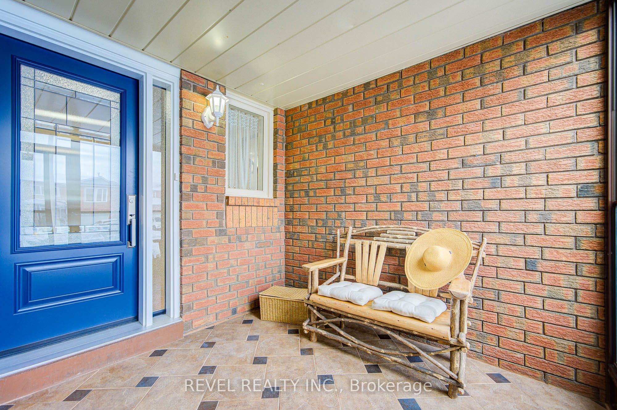 2253 Wildwood Crescent