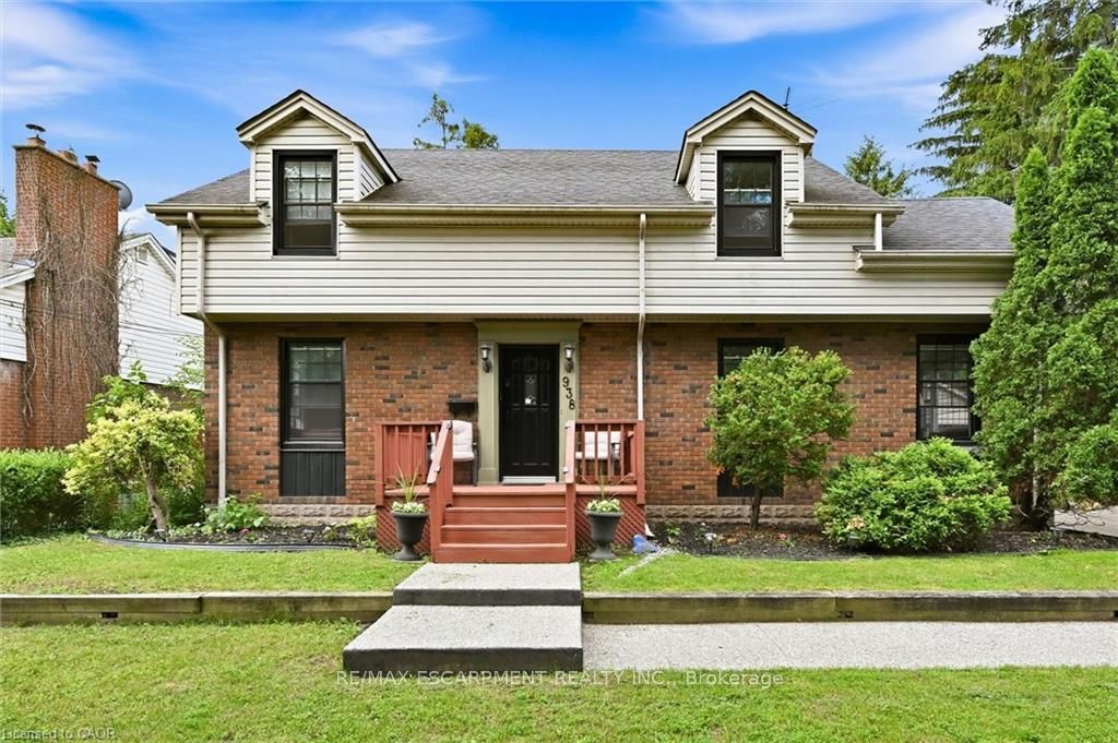 938 CLOVERLEAF Drive