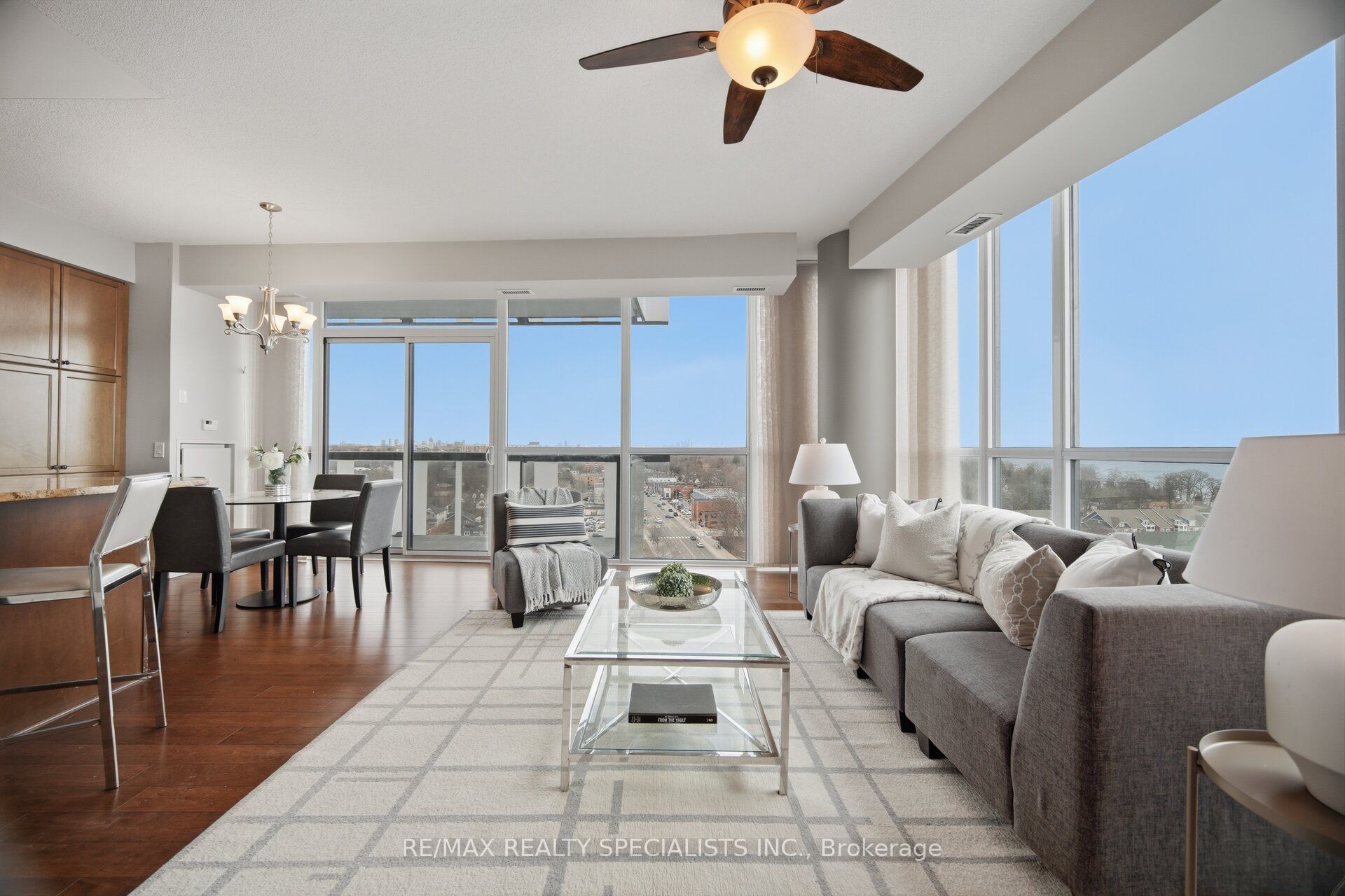 1 Hurontario Street 1204