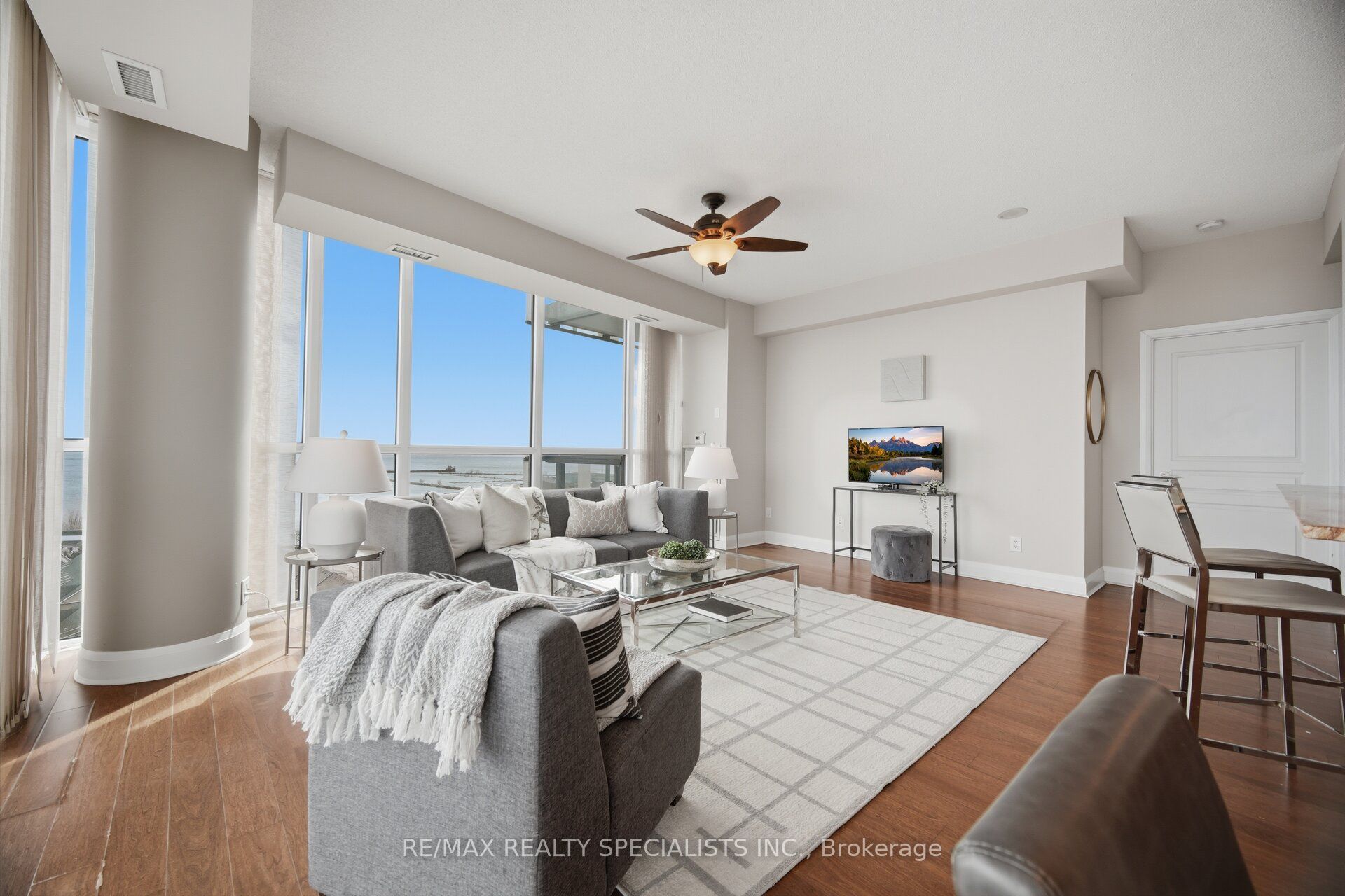 1 Hurontario Street 1204