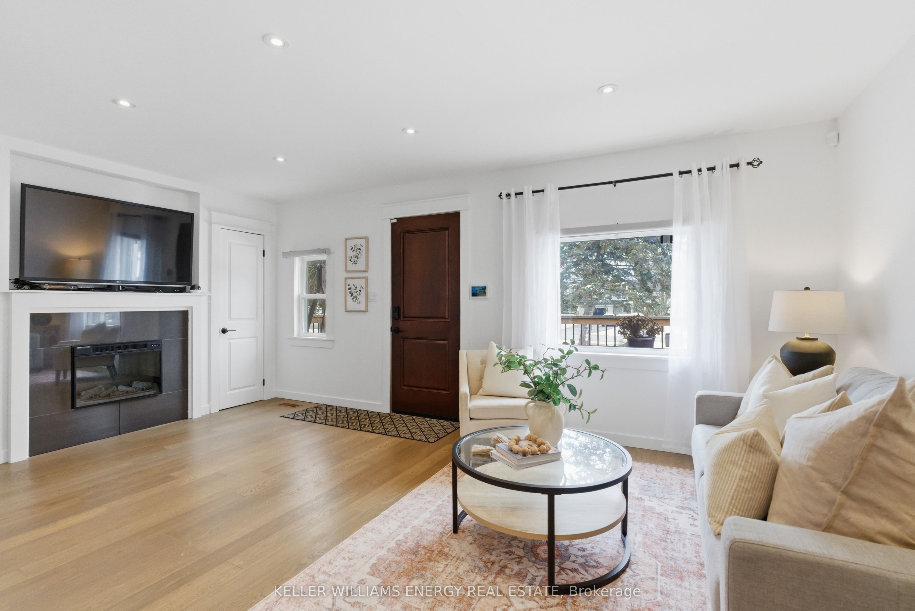 42 Darlington Boulevard