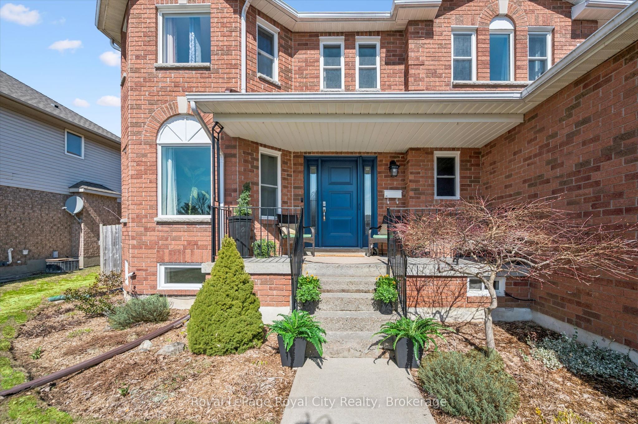 339 Daniel Crescent