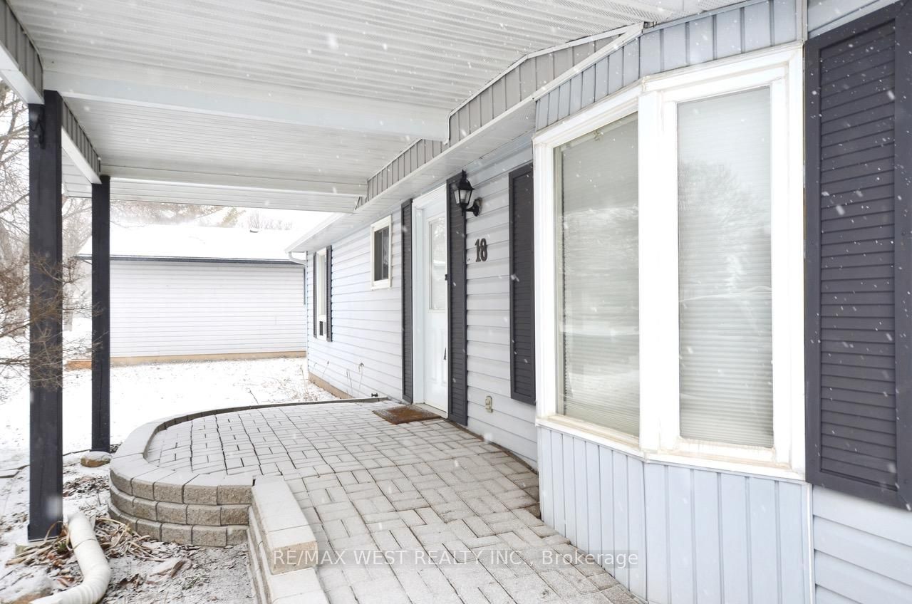 18 Maple Leaf Terrace