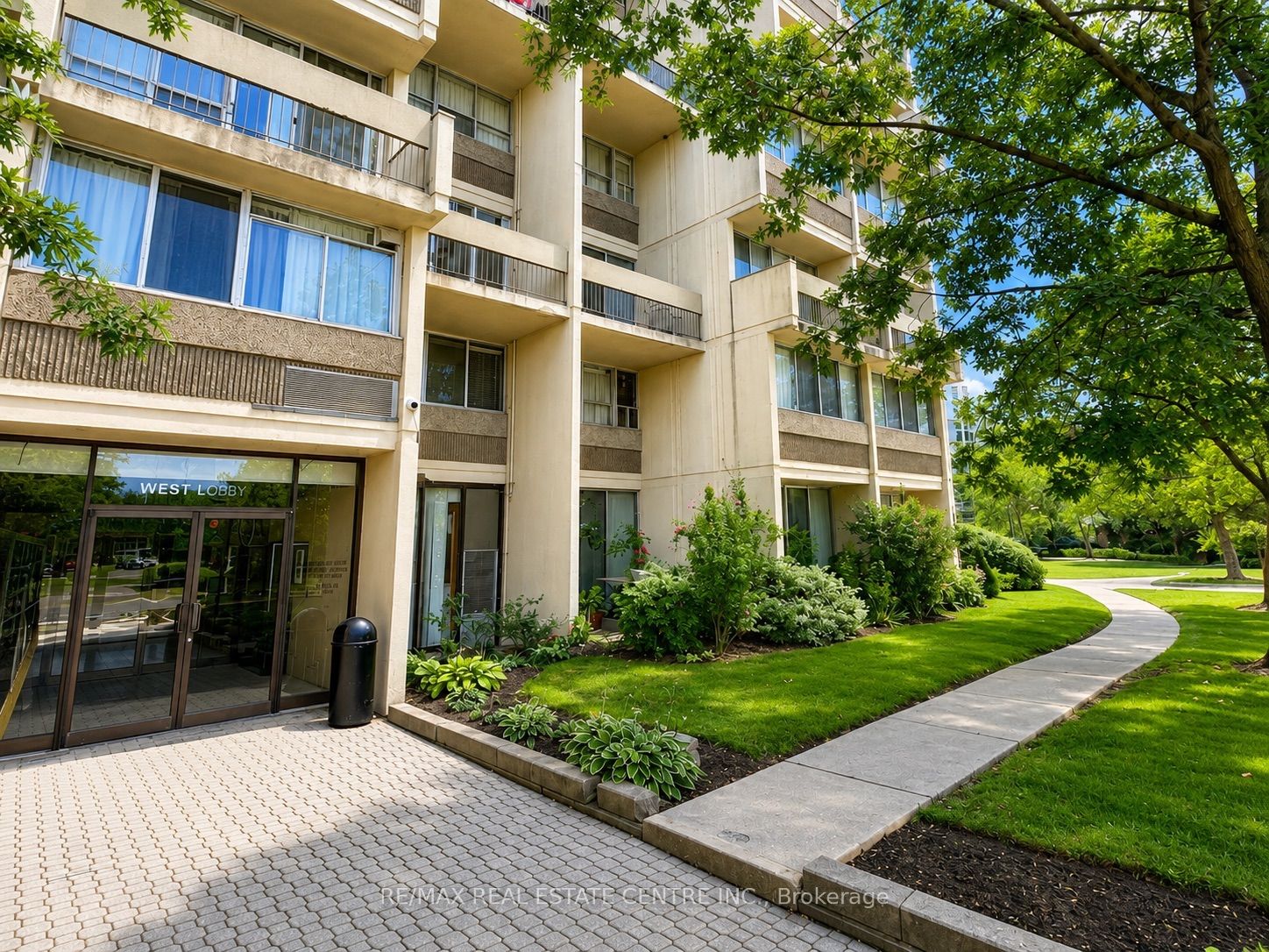 1300 Marlborough Court 516