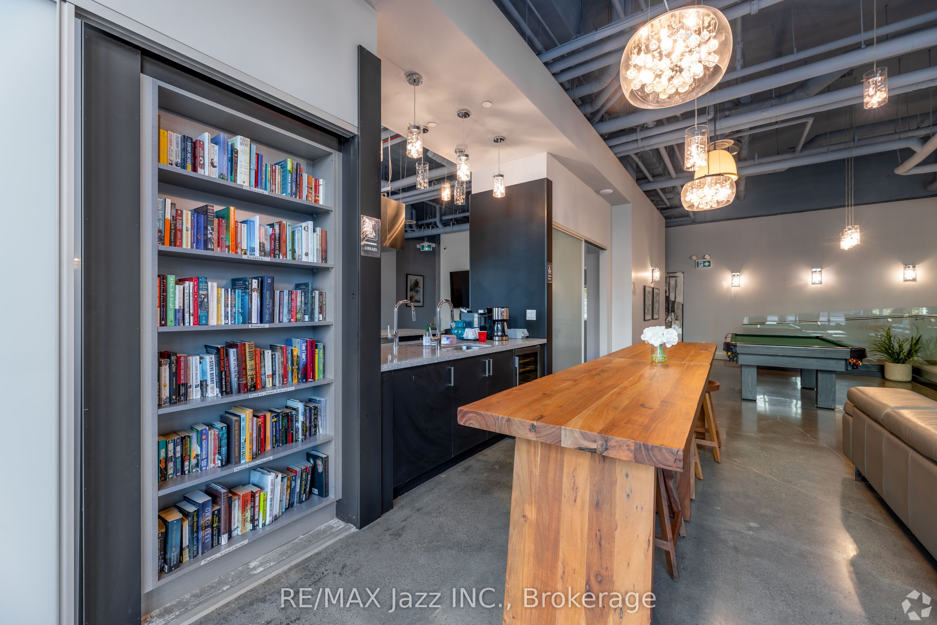 100 Bond Street E 307