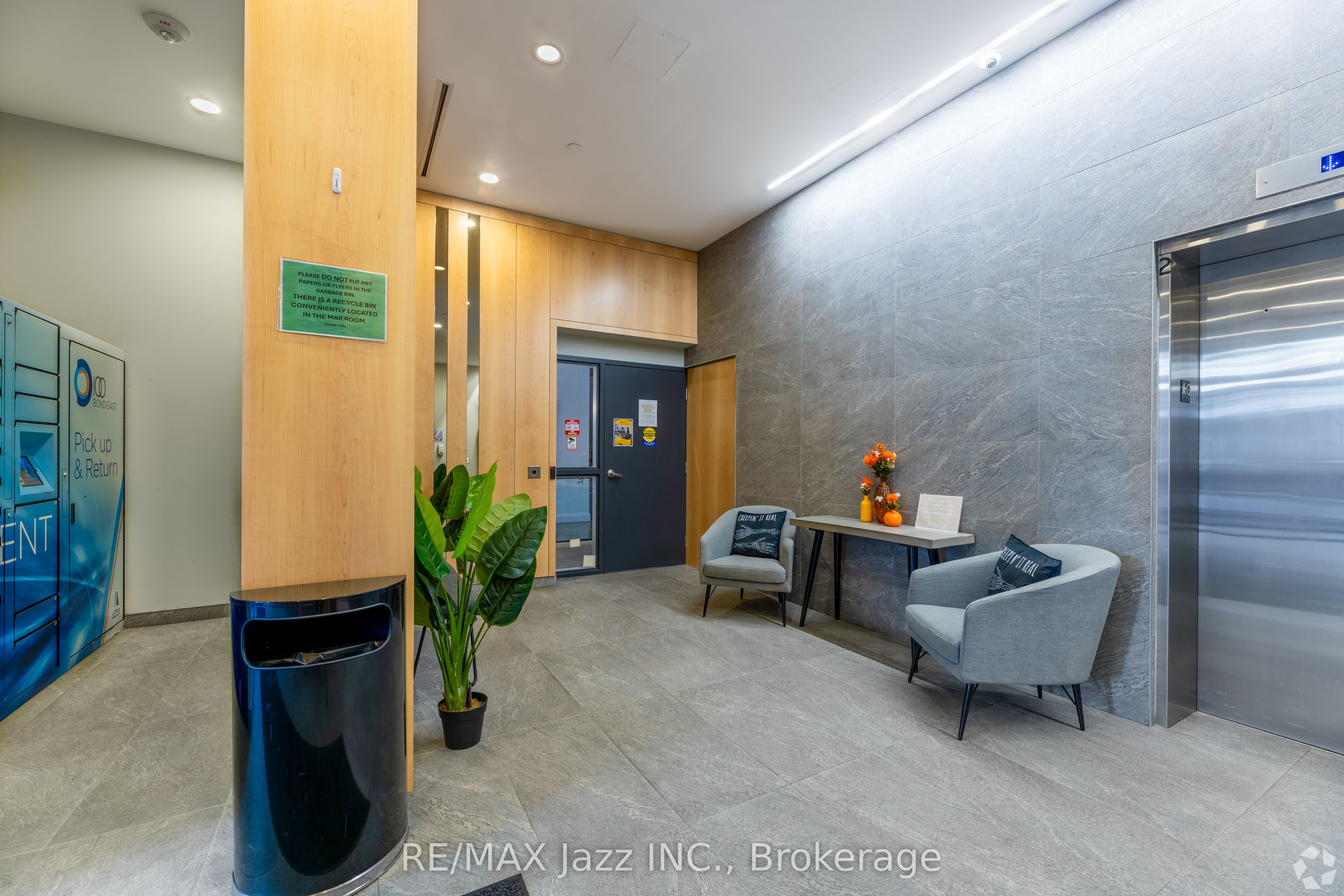 100 Bond Street E 307