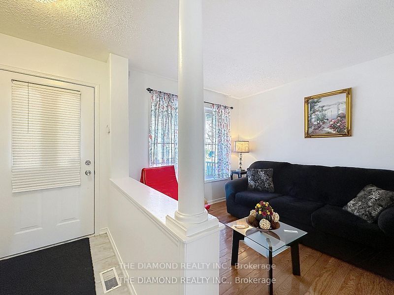 32 Marriner Crescent