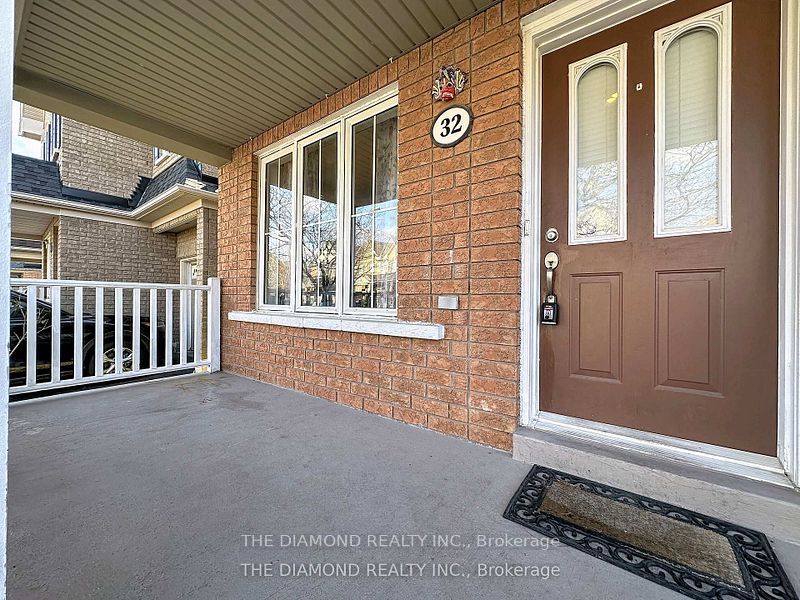 32 Marriner Crescent