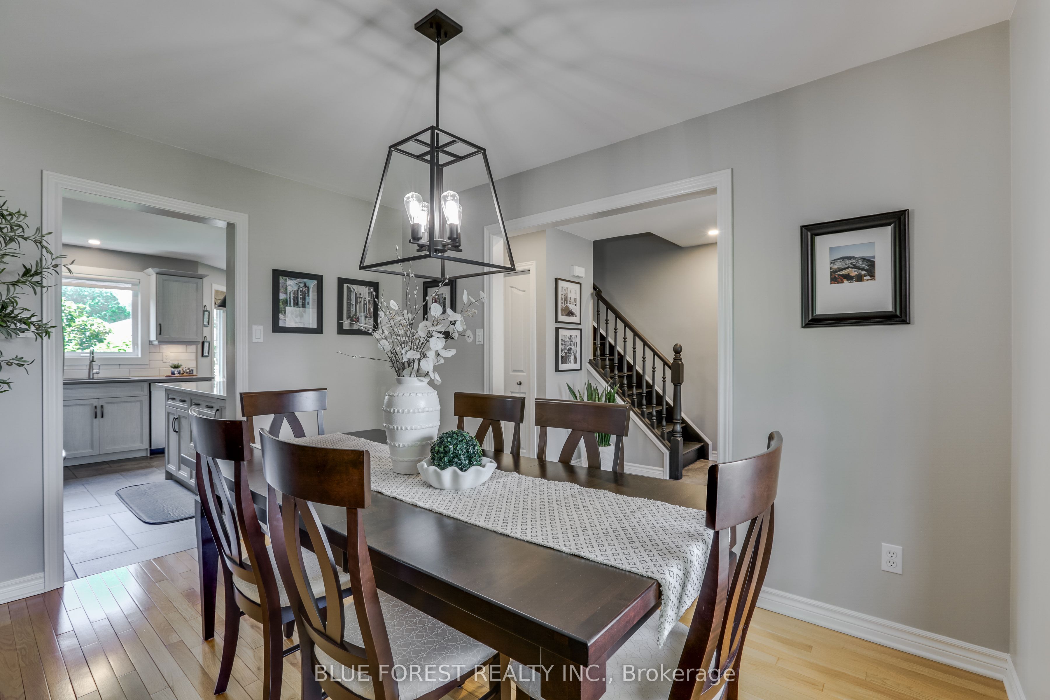 175 Forest Grove Crescent