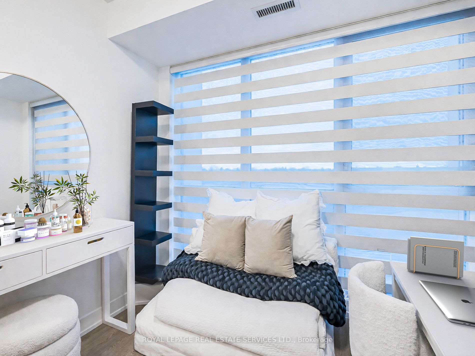 1063 Douglas McCurdy Common 303