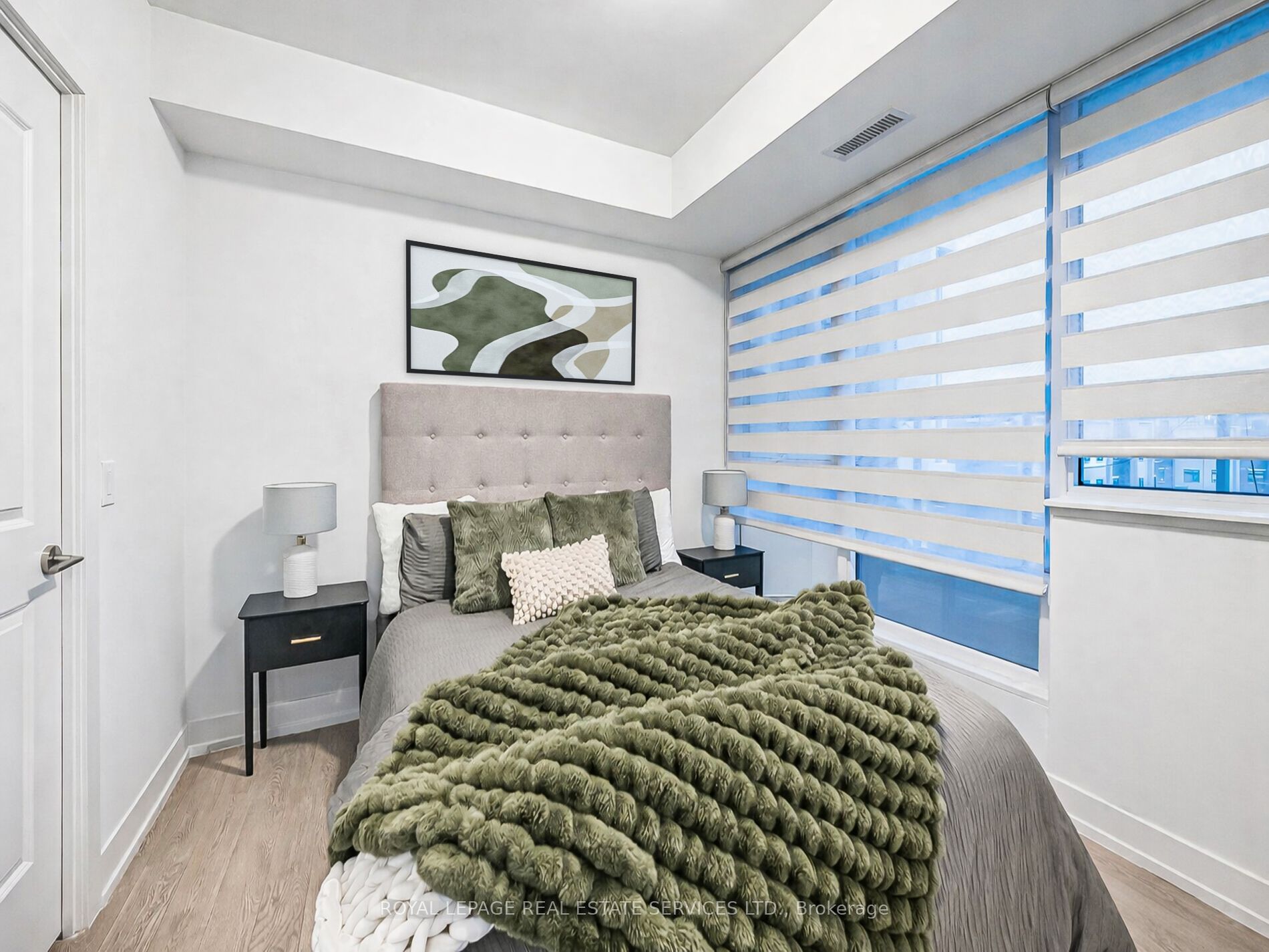 1063 Douglas McCurdy Common 303