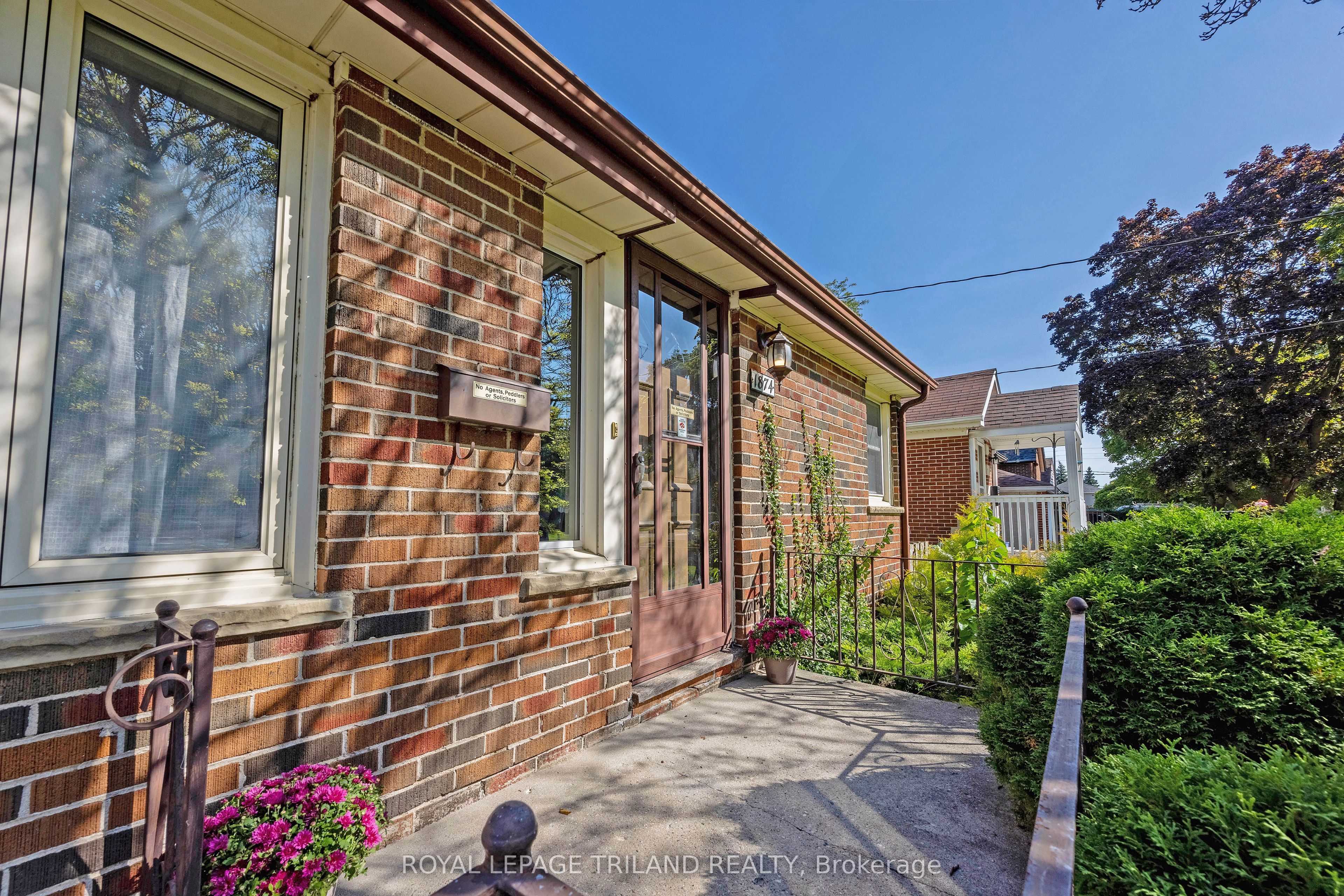 1874 Churchill Avenue