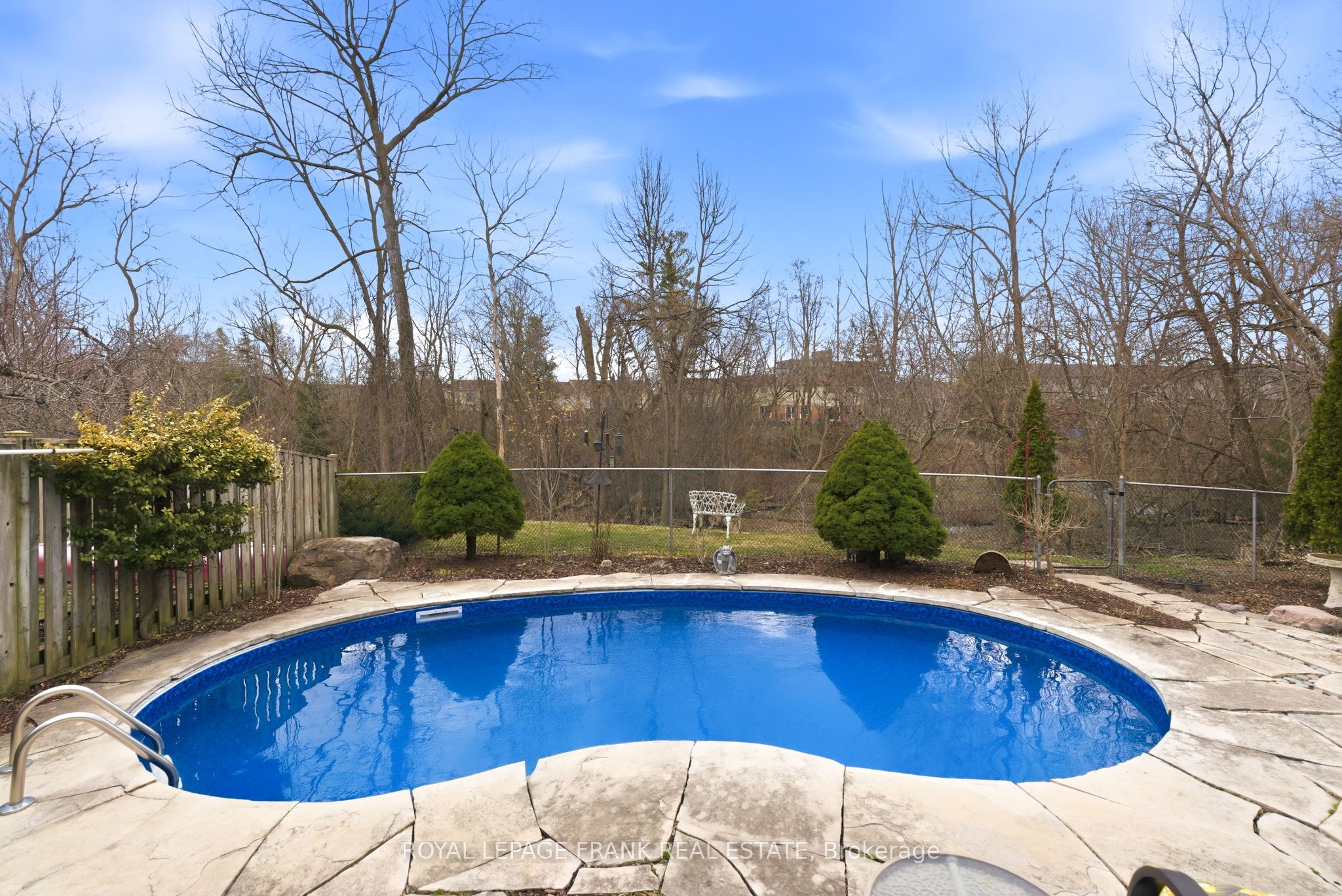 9 Royal Pines Court
