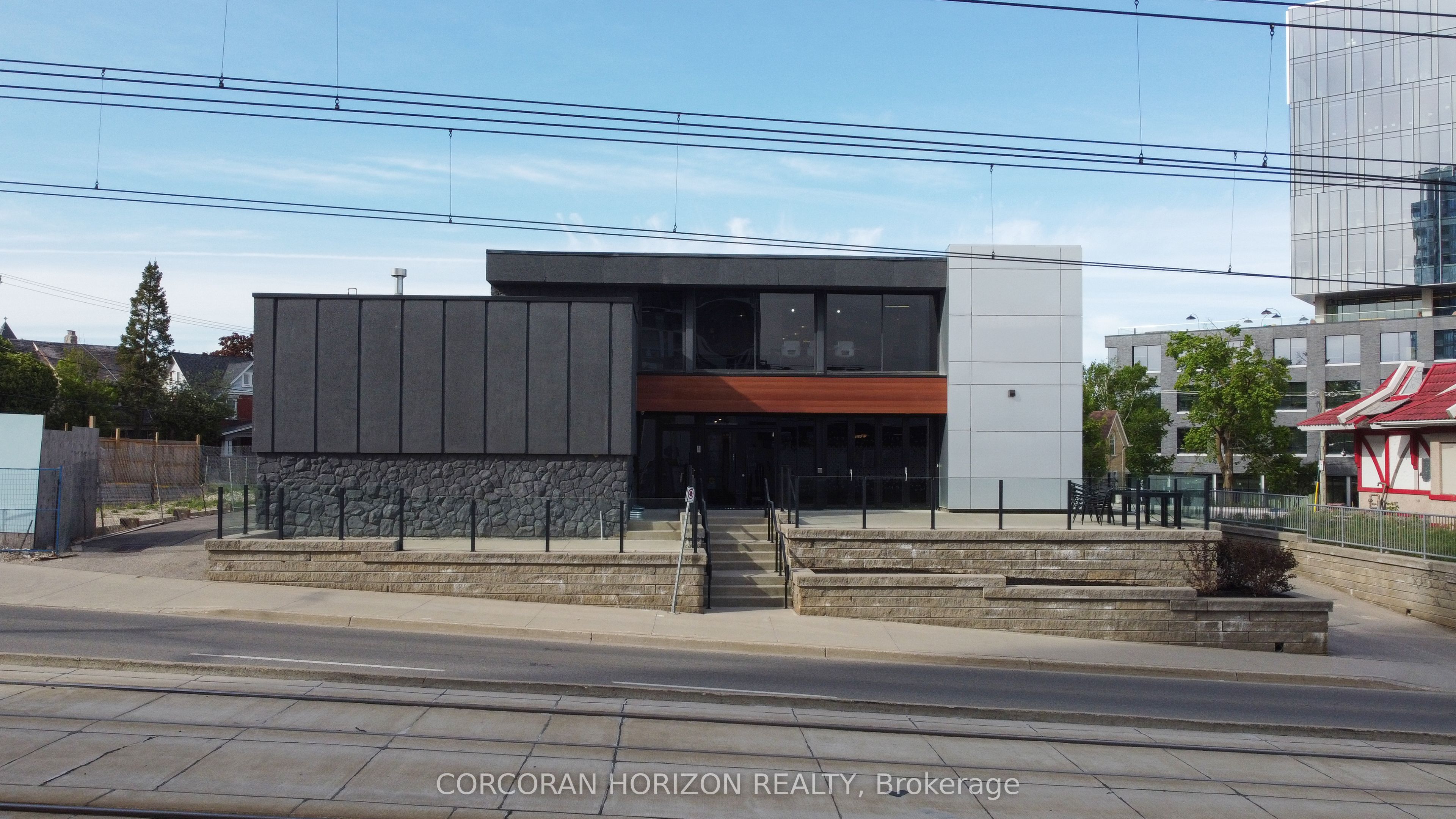 618 King Street W