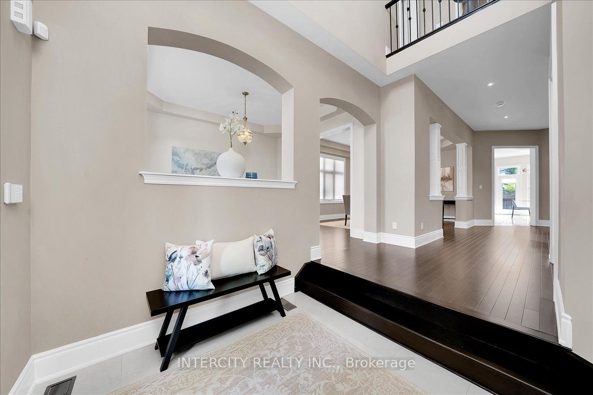 233 Carisbrooke Circle