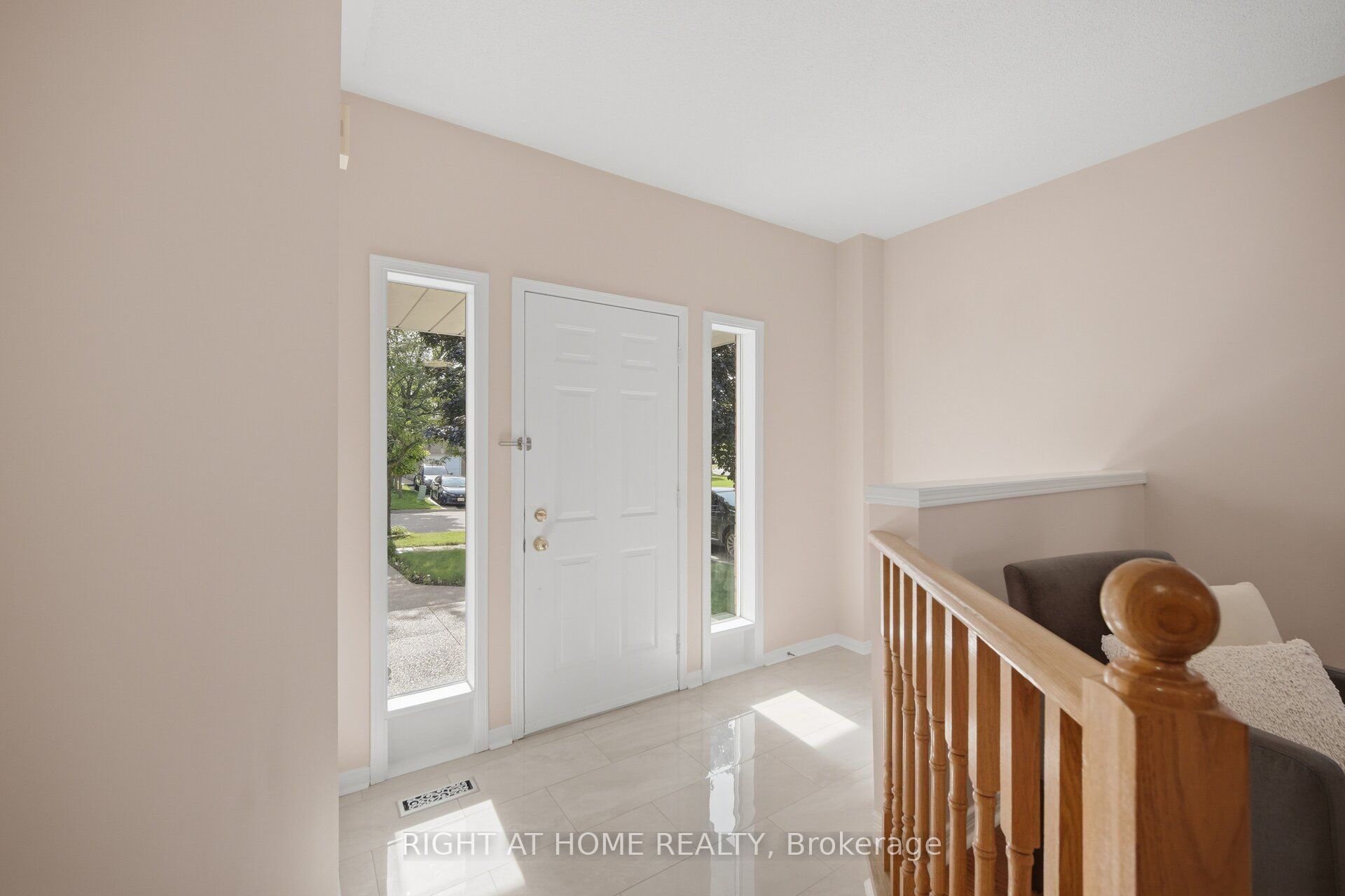 975 Mantle Crescent