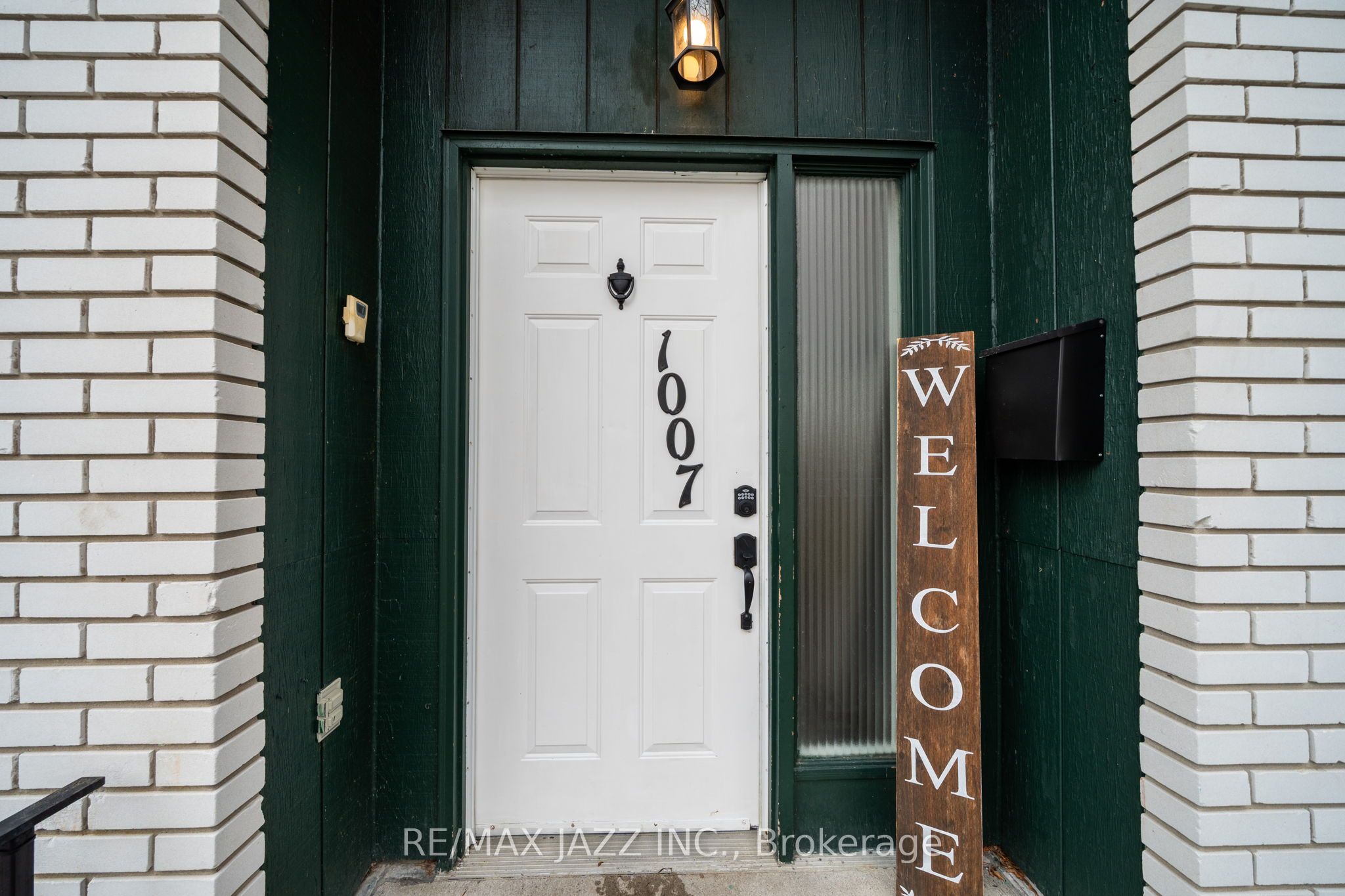 1007 Cardinal Court W