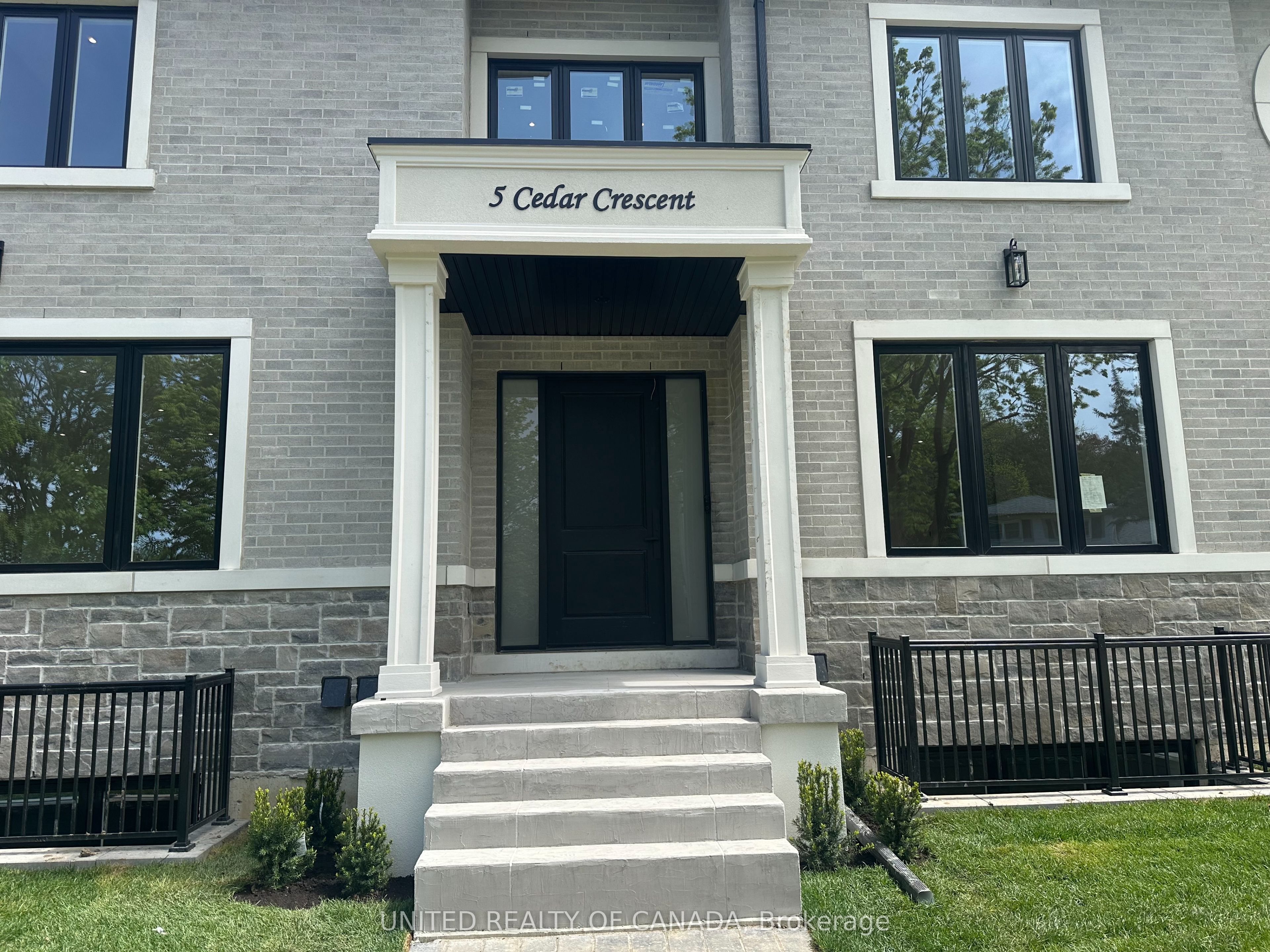 5 Cedar Crescent