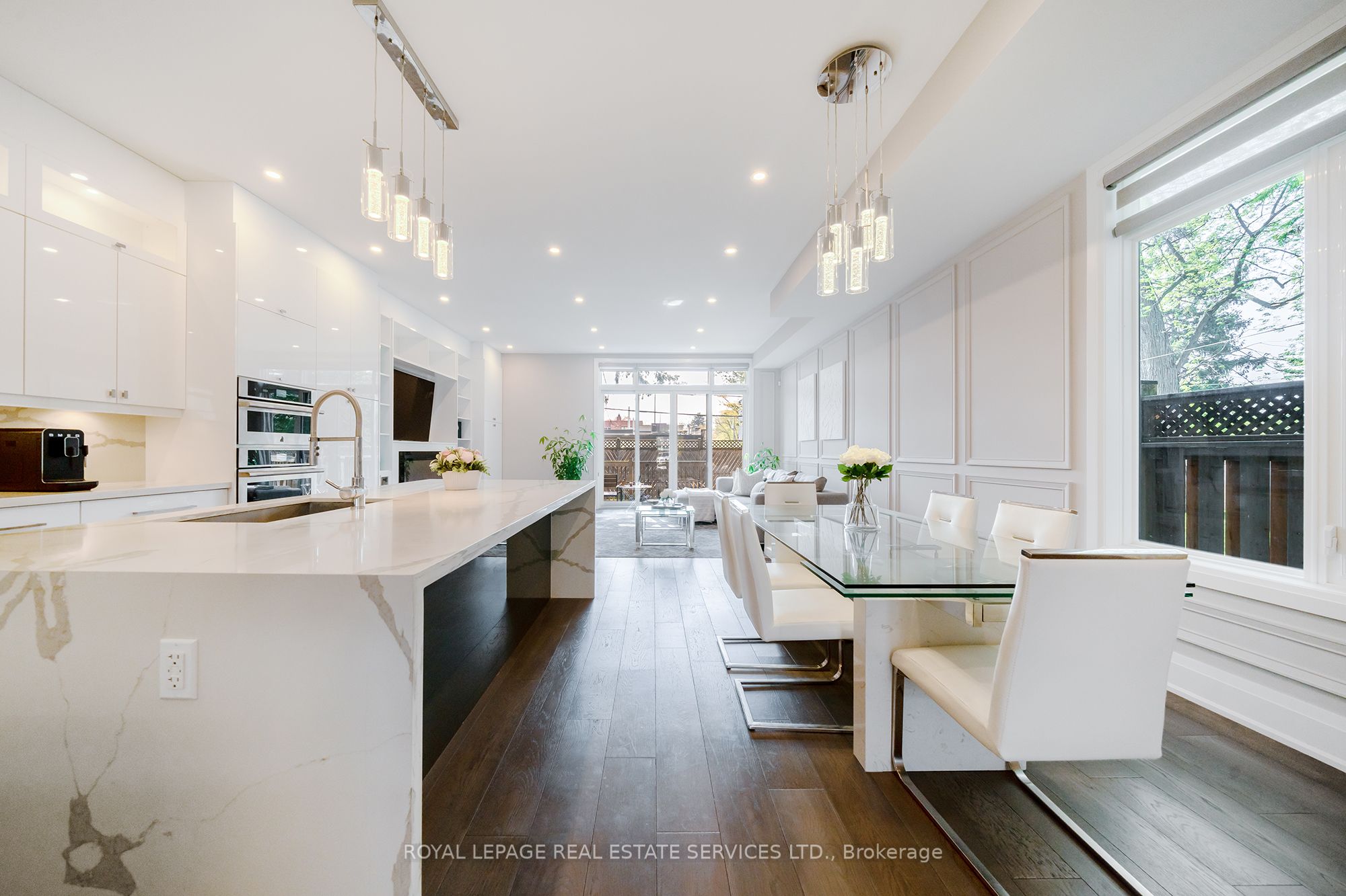 25A Tecumseth Avenue