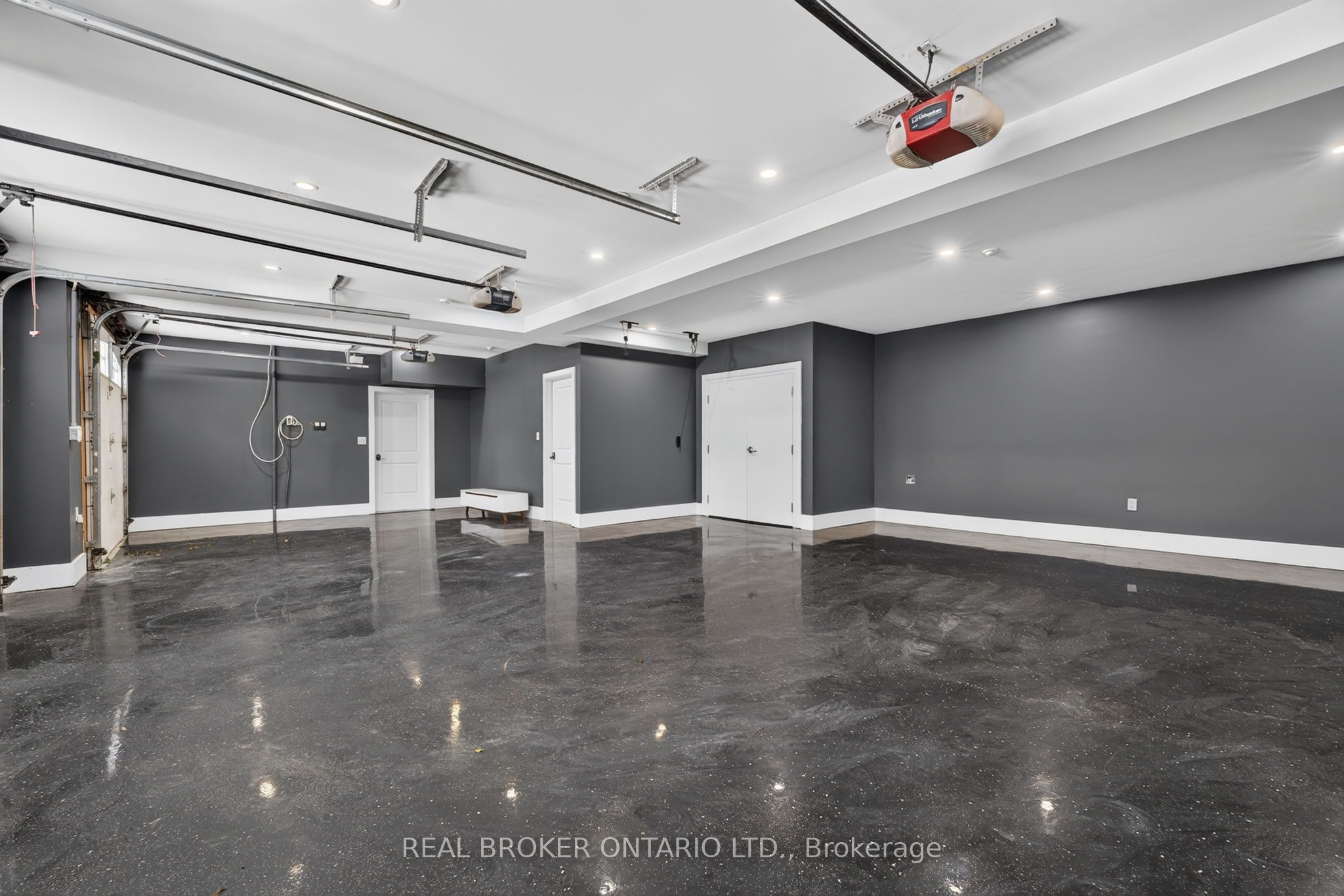 63 Mill Street S