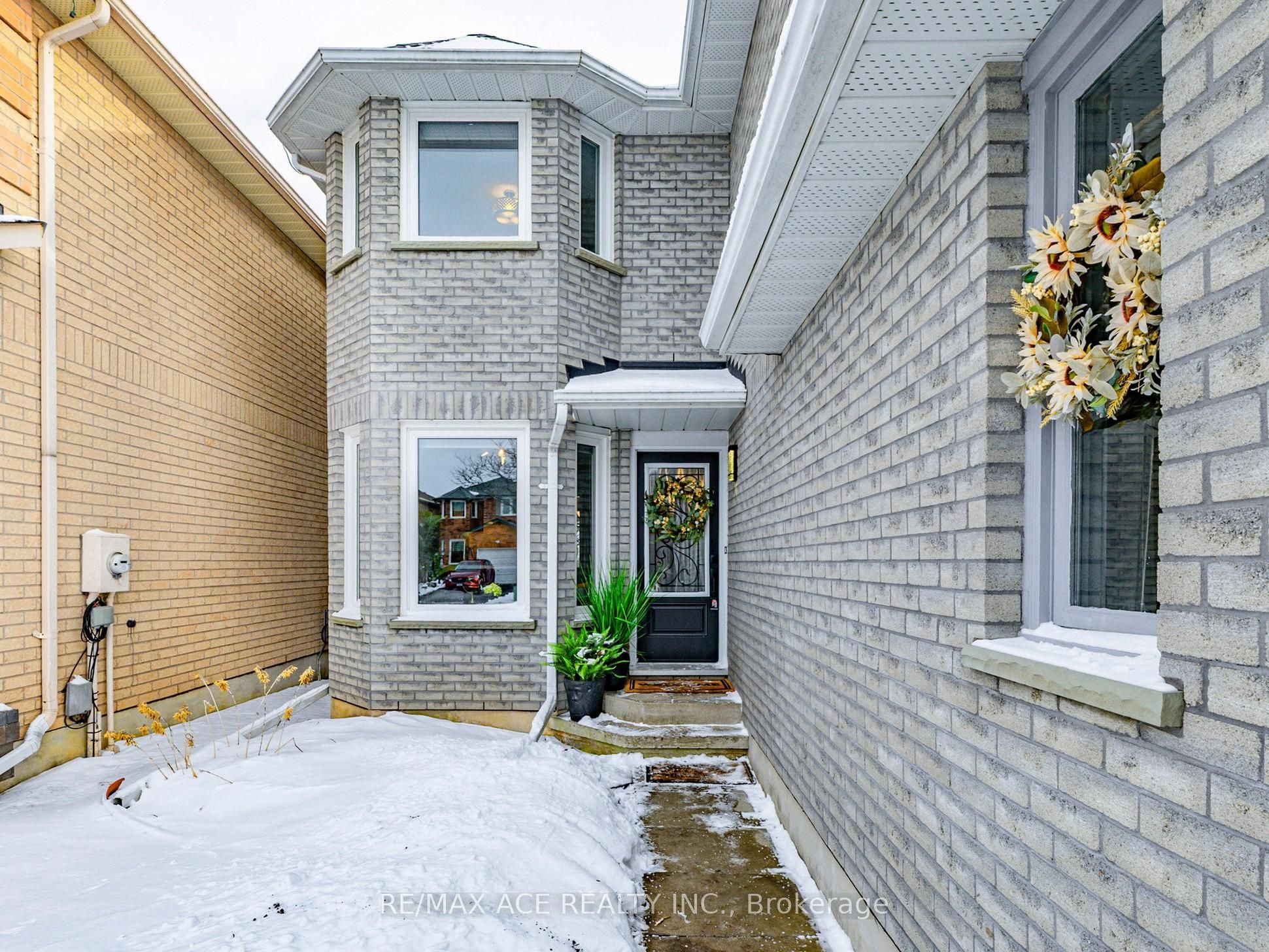 35 Stagemaster Crescent