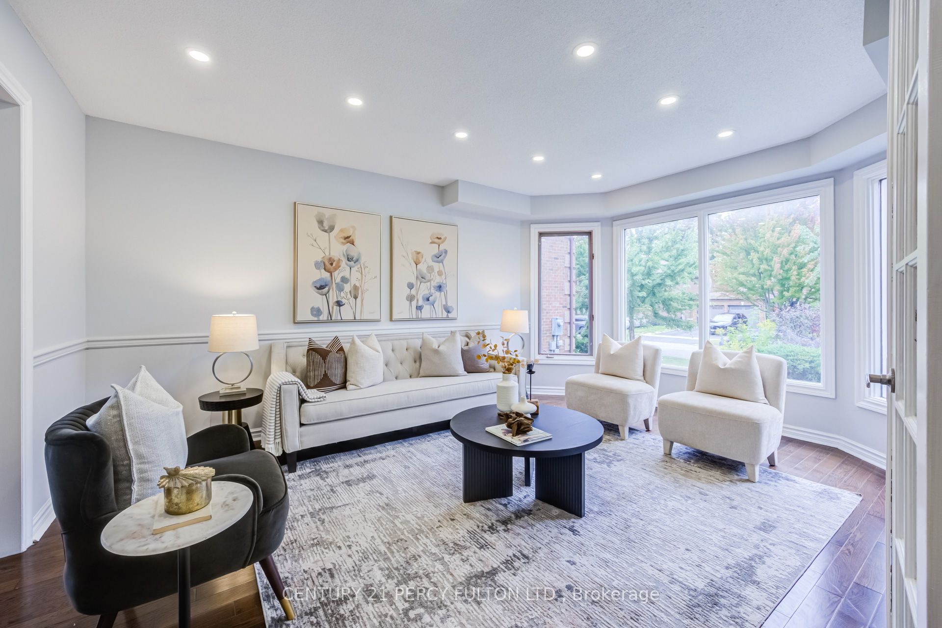 8 Sayor Drive