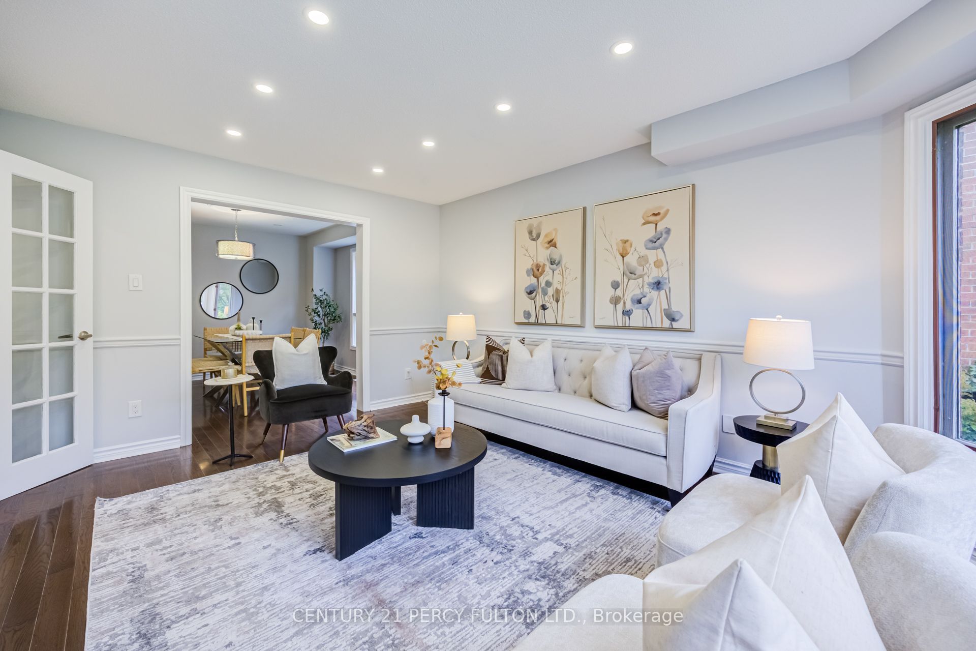 8 Sayor Drive