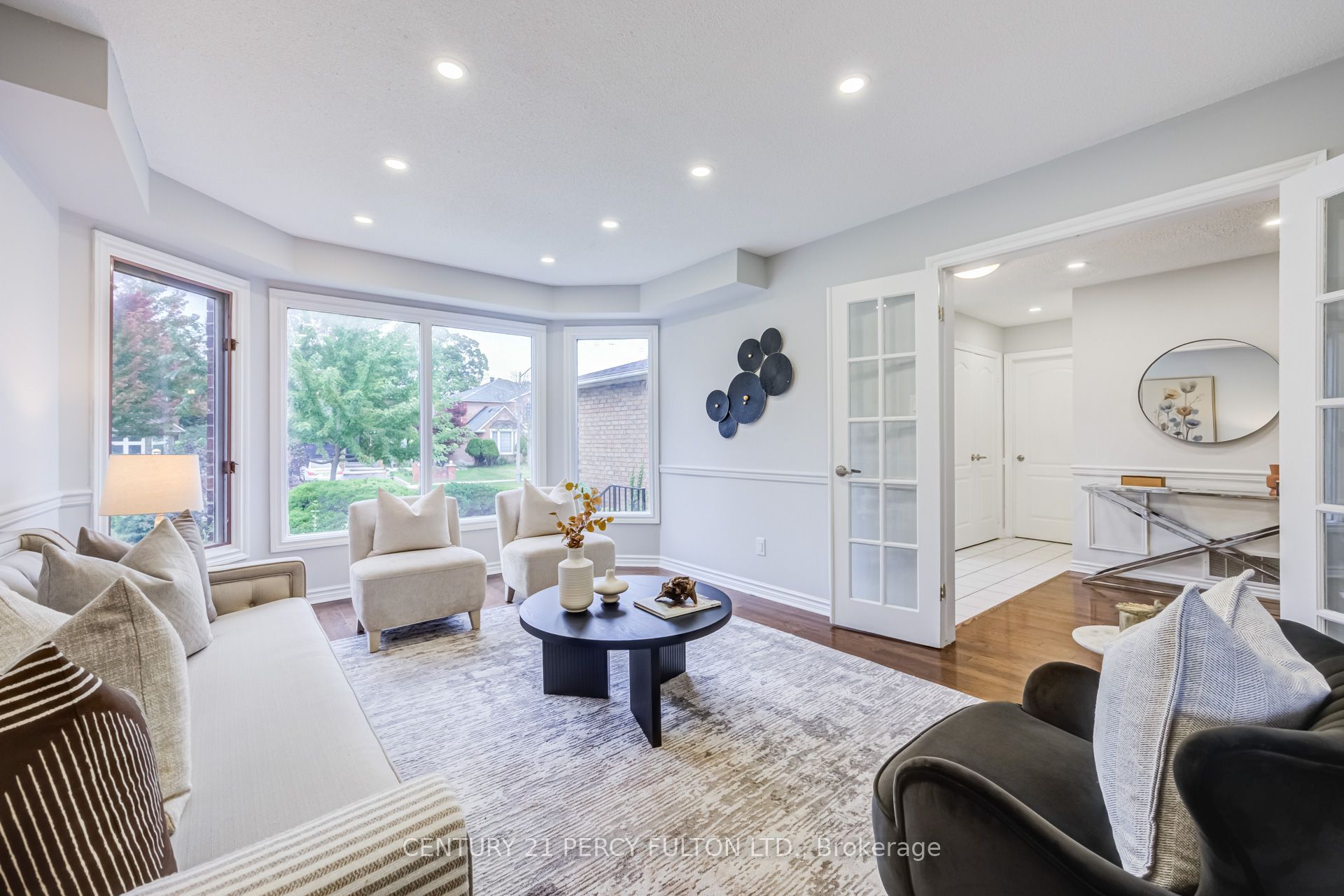 8 Sayor Drive