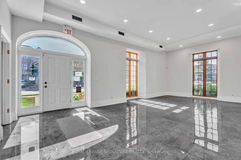 83 Dawson Manor Boulevard Newmarket ON L3X 2H5