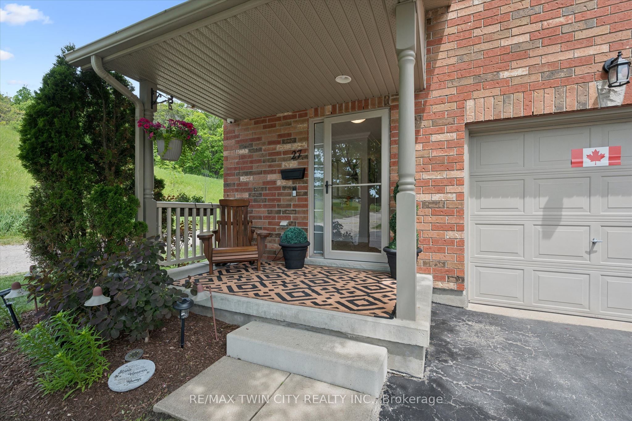 30 Bryan Court 27