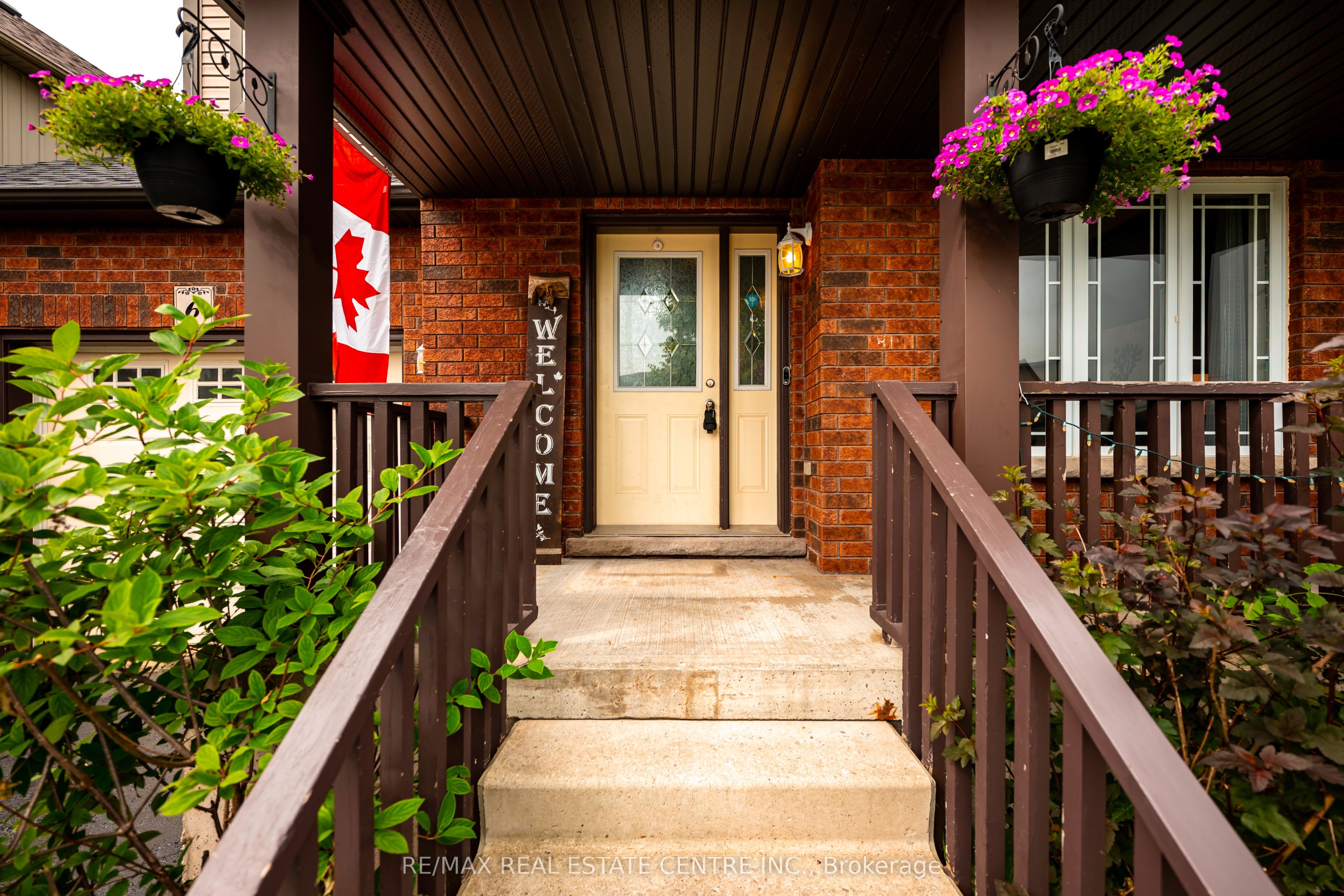6 Maude Court