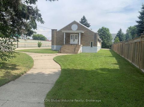 1649 Crediton Parkway Mississauga ON L5G 3X2