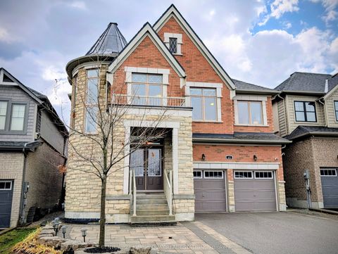 45 Chessington Avenue East Gwillimbury ON L9N 0R5