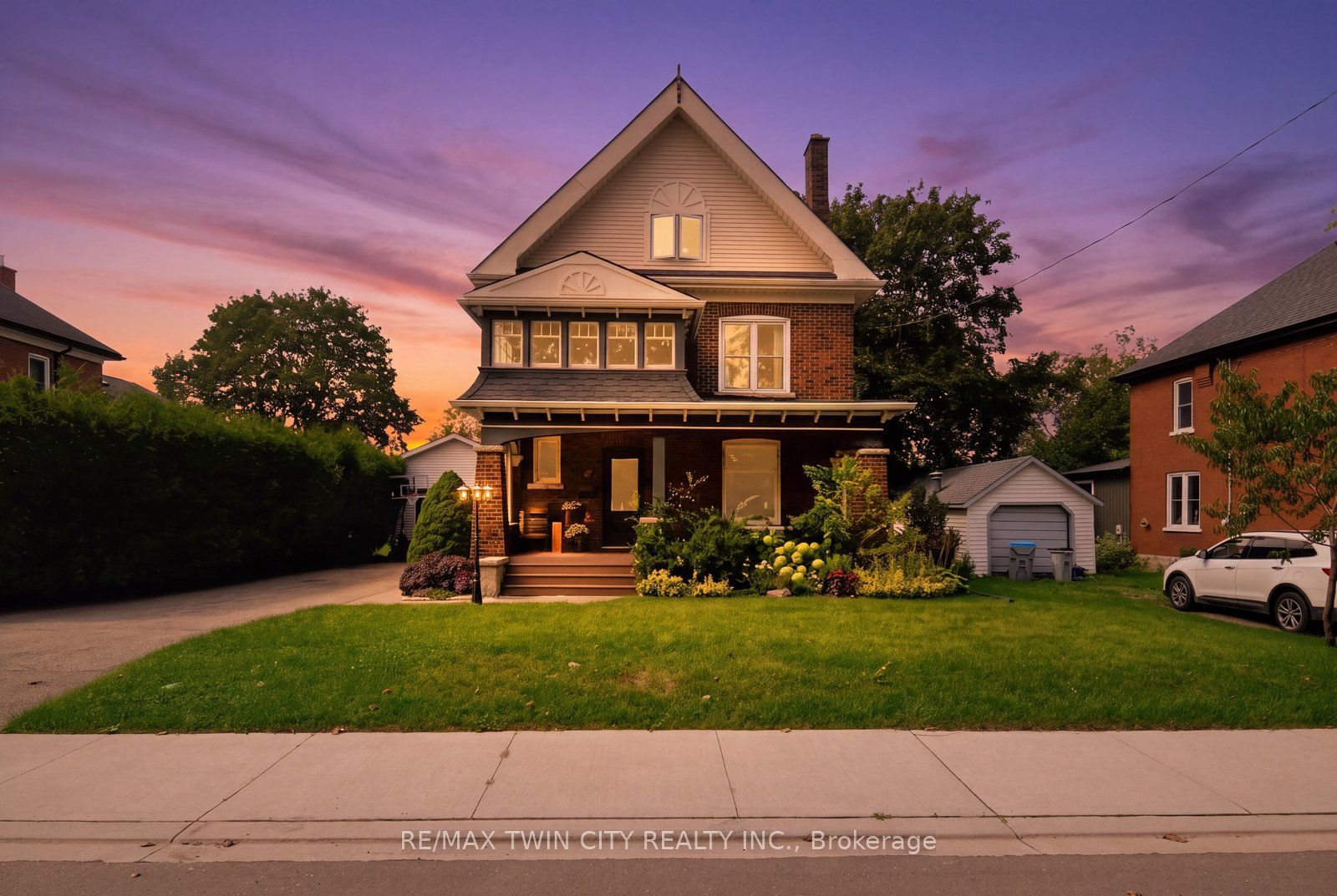 26 Pacific Avenue