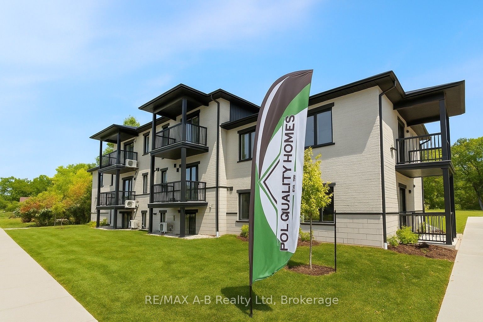 428 Queen Street W #3